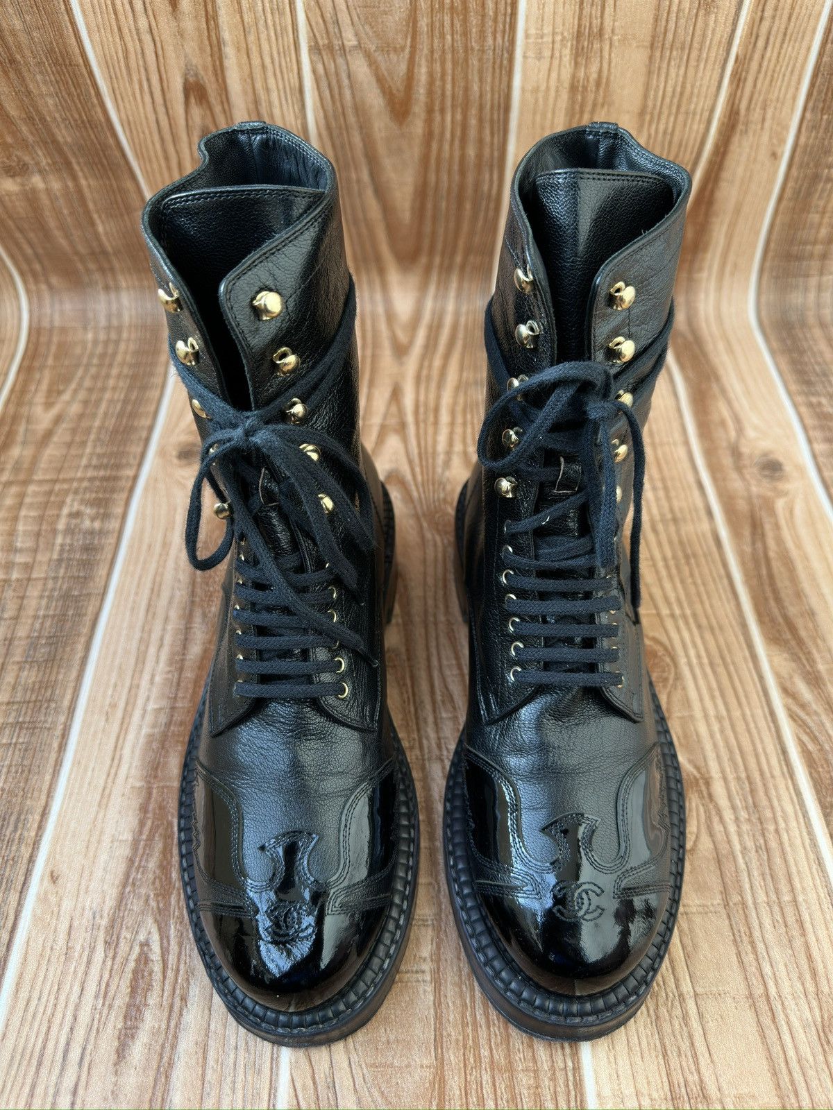 Chanel Chanel interlocking CC Logo Utah Eagle Black Biker Boots Size US 7 / IT 37 - 2 Thumbnail