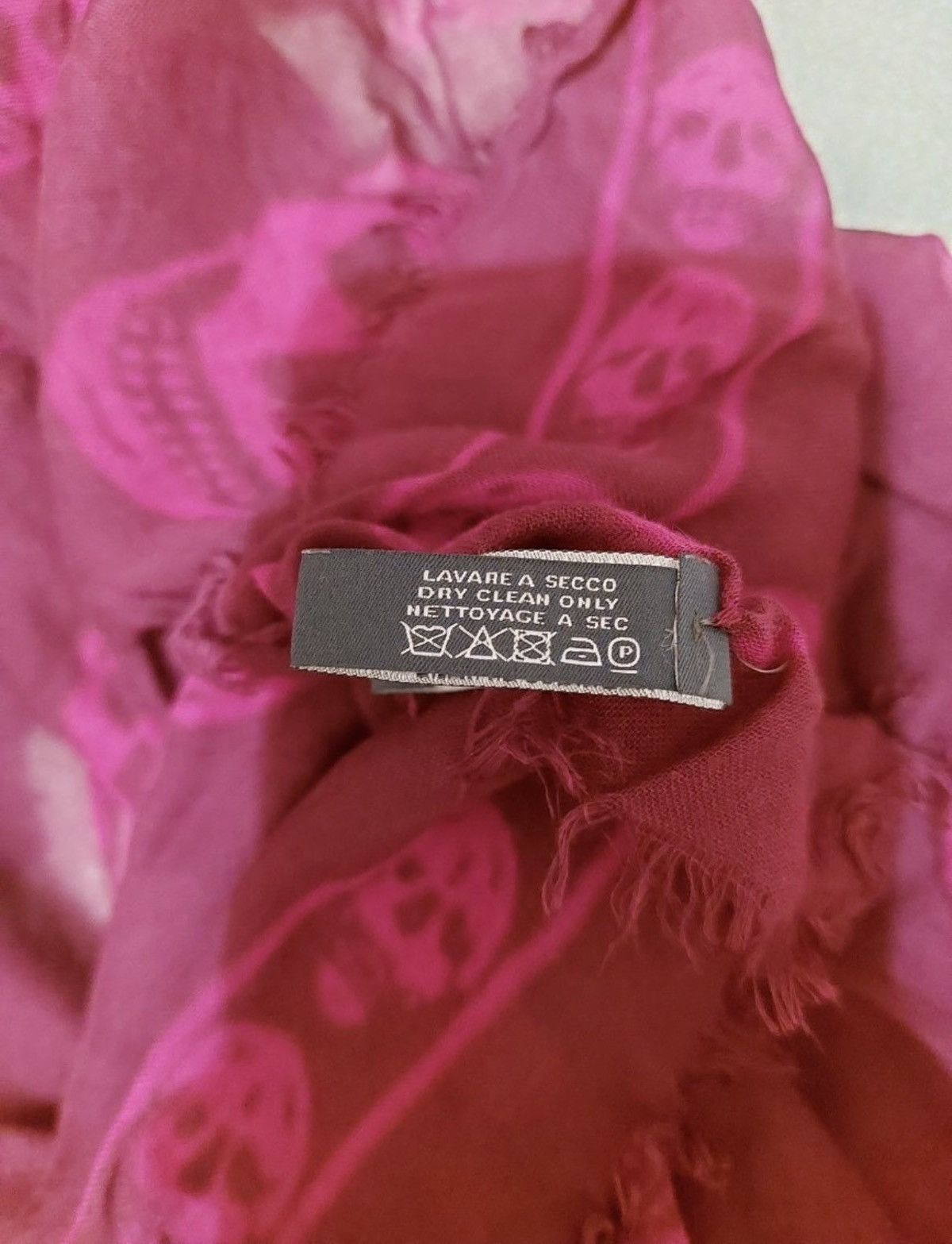 Alexander McQueen ALEXANDER MCQUEEN Skull Silk EsdeeKid Scarf Red runway logo Size ONE SIZE - 9 Thumbnail