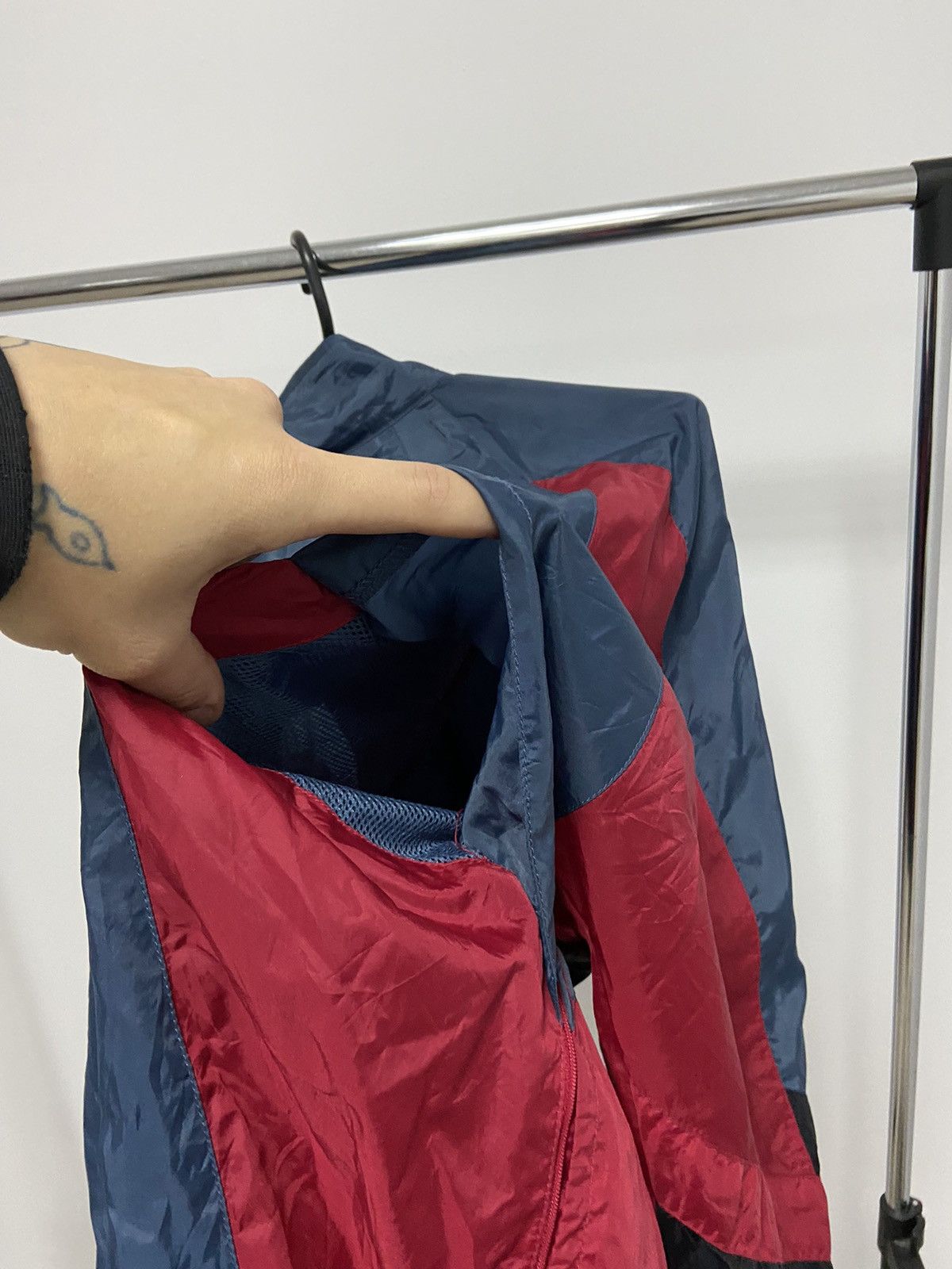 Nike × Vintage Nike Vintage Jacket Windbreaker Small Logo 90s Y2K Nylon Size US XL / EU 56 / 4 - 4 Thumbnail