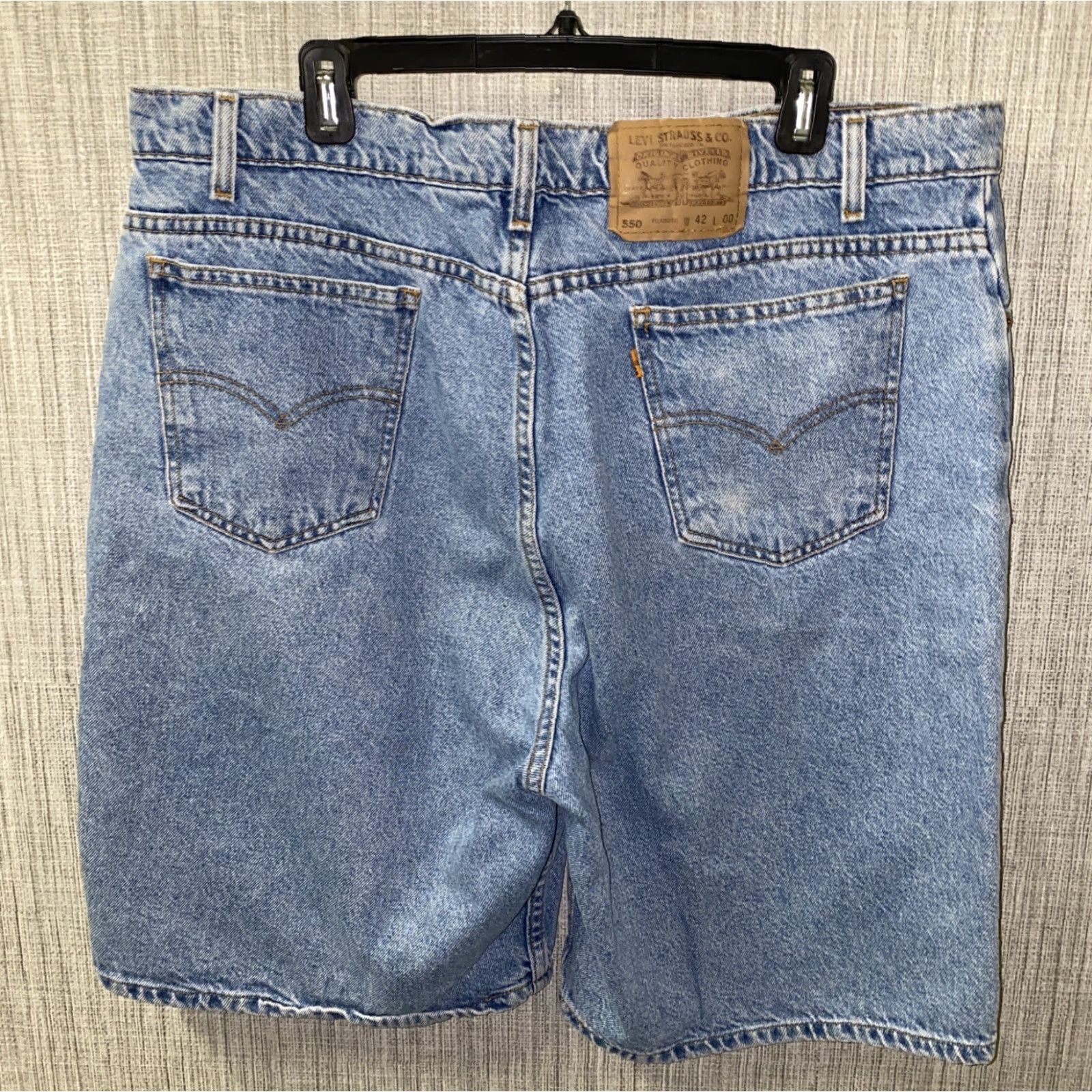 Denime VINTAGE Levi’s 550 Mens Blue Relaxed Fit Denim Jean Shorts Size 42 Denim Blue Levi’s 550 Jeans Mens Shorts 42 Size US 42 / EU 58 - 4 Thumbnail
