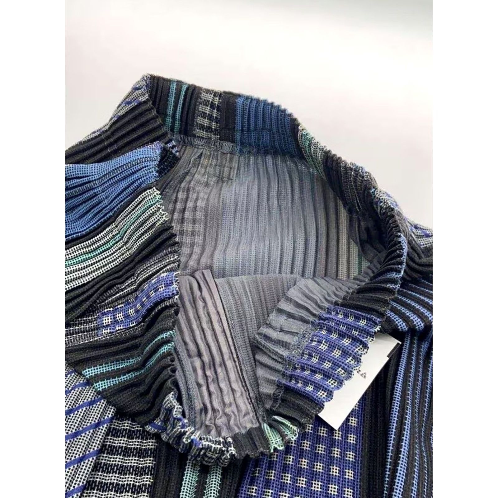 Issey Miyake HOMME PLISSE ISSEY MIYAKE Multicolor Striped Pleated Pants Size 1 Polyester Size US 29 - 3 Thumbnail