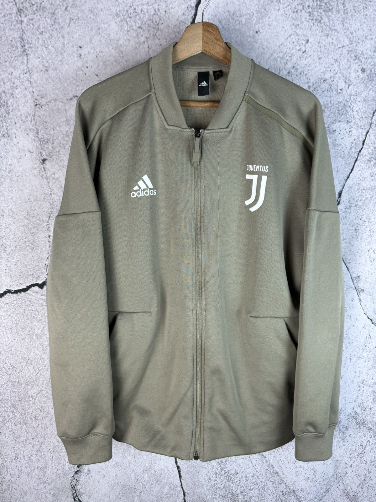 Adidas Adidas Juventus Y2K Vintage Zip sweatshirt Size M Size US M / EU 48-50 / 2 - 1 Thumbnail