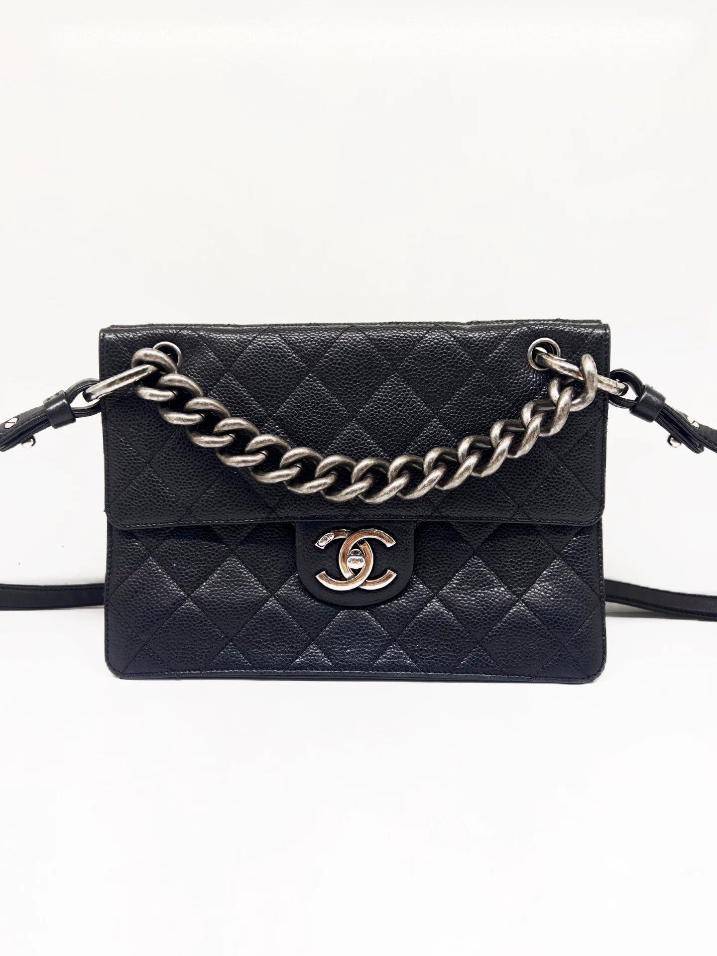 Chanel Pre-loved Bag Very good condition Size ONE SIZE - 1 Thumbnail