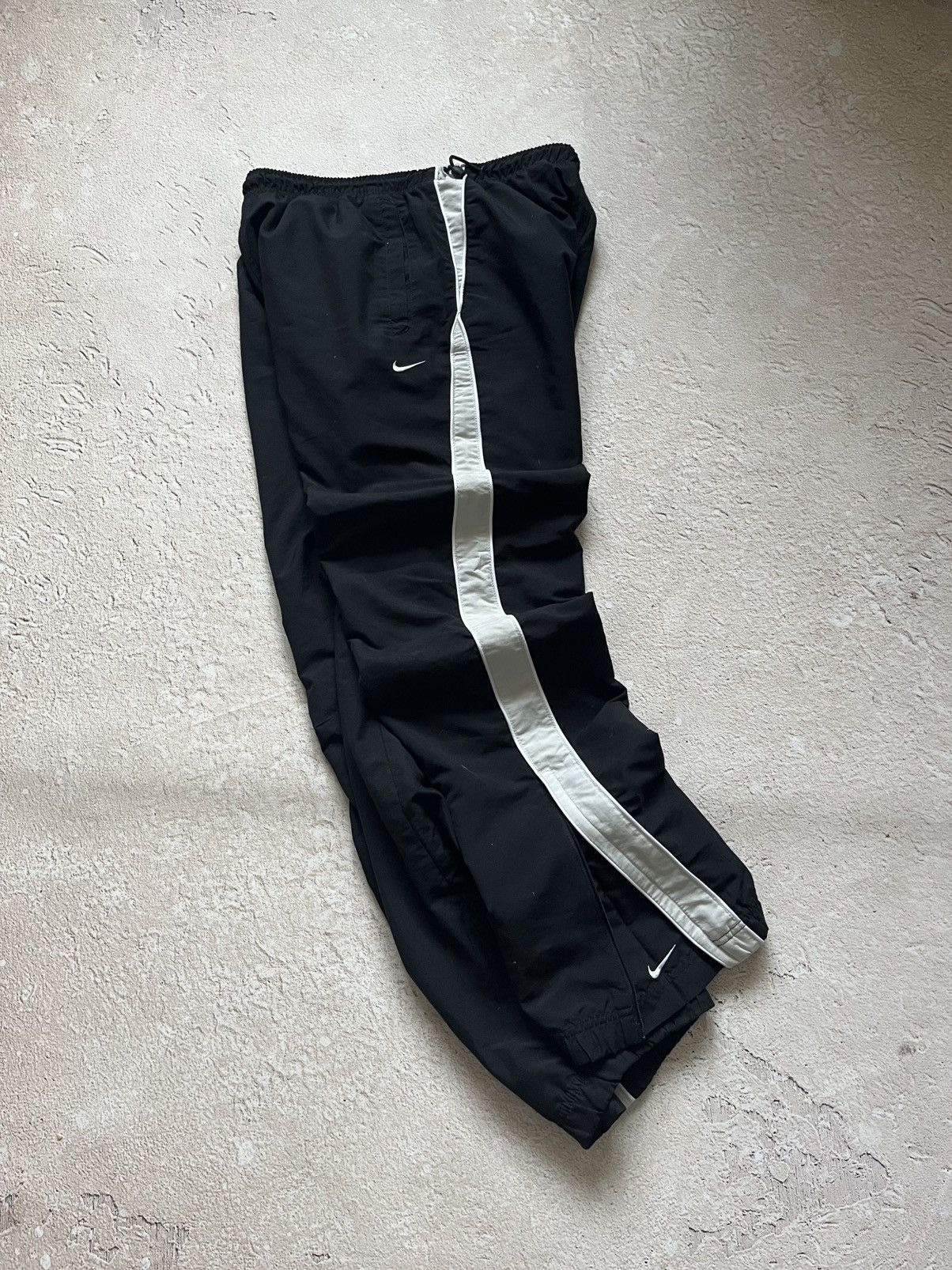 Nike Nike Vintage Track Pants / Nylon Tech Pants Y2K 00s Size US 32 / EU 48 - 1 Thumbnail