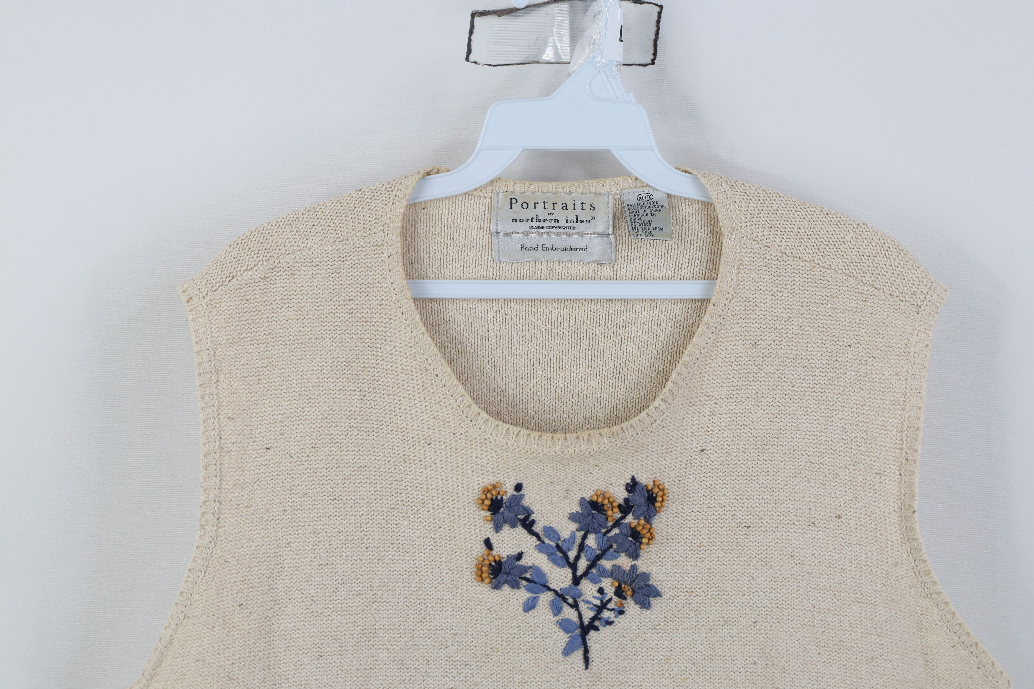 Vintage Vintage 90s Streetwear Embroidered Silk Blend Sweater Vest Size XL / US 12-14 / IT 48-50 - 2 Thumbnail