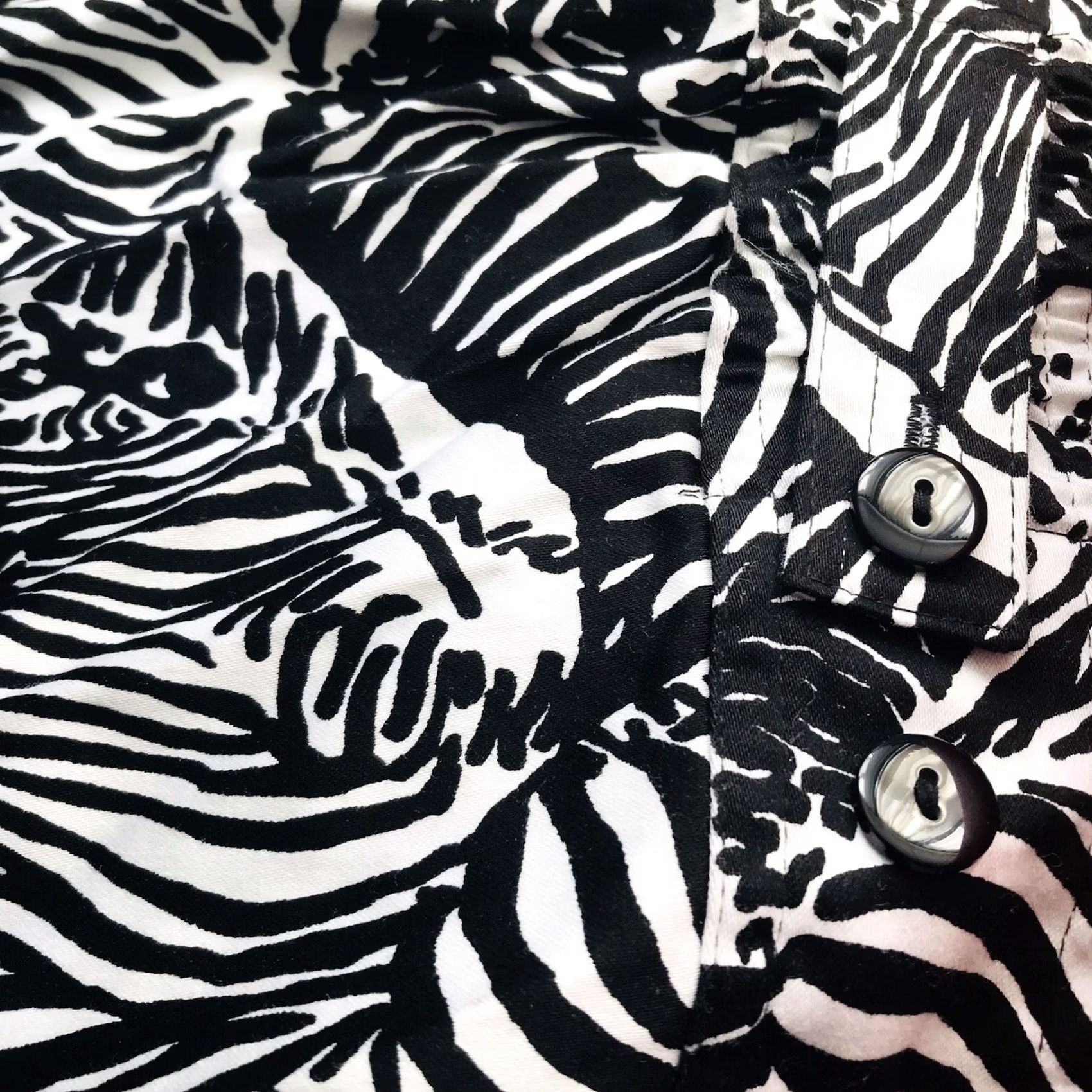 Vintage Alfred Dunner Zebra Kenya Stretch Button-Up Blazer Jacket 12P Petite Black/White Women Jeans? Size XL / US 12-14 / IT 48-50 - 5 Thumbnail