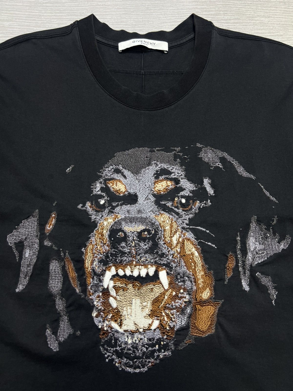 Givenchy Givenchy - Riccardo Tisci - Rottweiler Embroidered T-Shirt Size US M / EU 48-50 / 2 - 8 Thumbnail