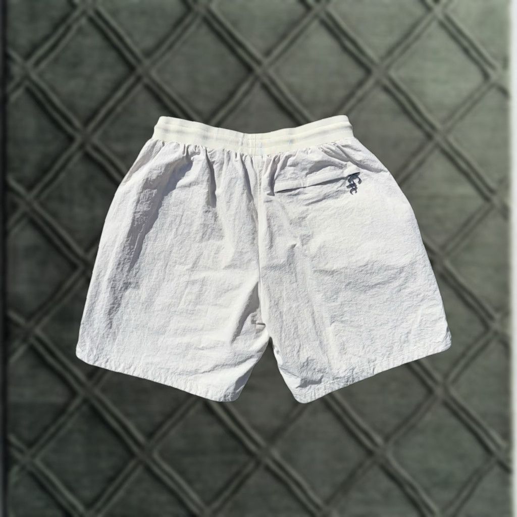 Vintage GPC Bermuda Shorts Zipper Beige Neutral Sand Tan L Men Size Regular RARE Global Peace Club Peace Accents Zippered Shorts Size US 33 - 1 Thumbnail