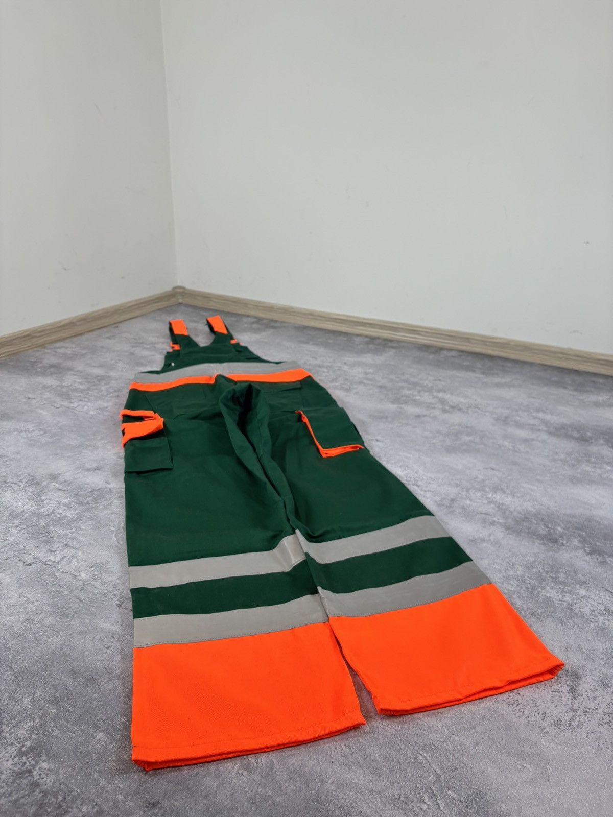 Other Mascot Men’s NWT Bib & Brace Reflective Work Overalls Size US 30 / EU 46 - 19 Thumbnail