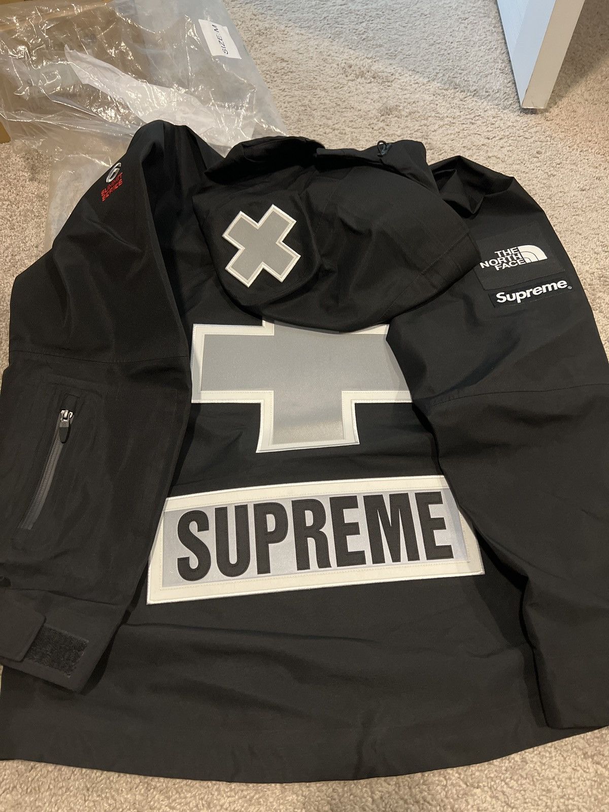 Supreme × The North Face Supreme The North Face Summit Size US M / EU 48-50 / 2 - 16 Thumbnail