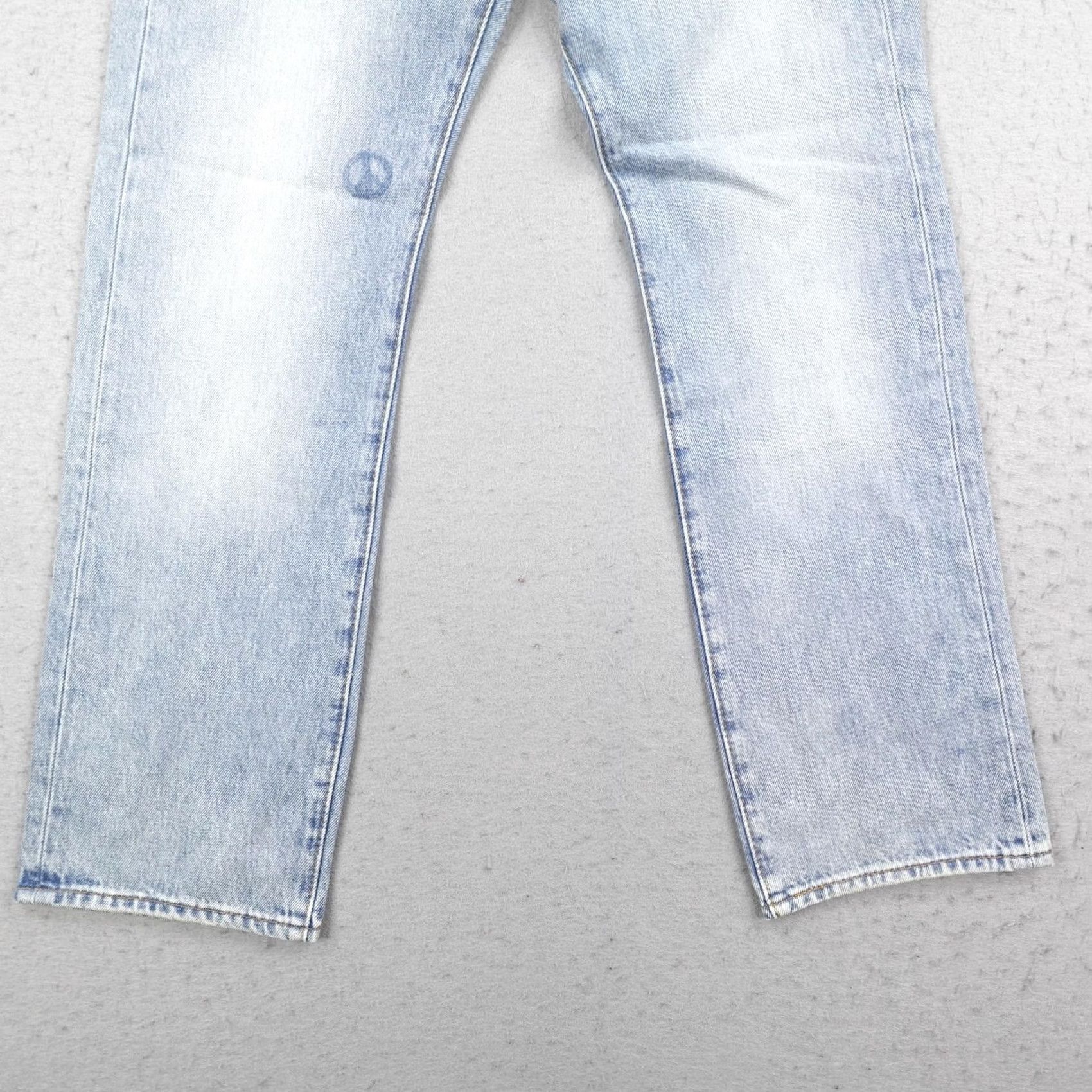 Levi's VINTAGE Levis 501 Jeans Mens 31x30 Light Blue Denim Button Fly 150th Peace Sign NEW Size US 31 - 3 Thumbnail