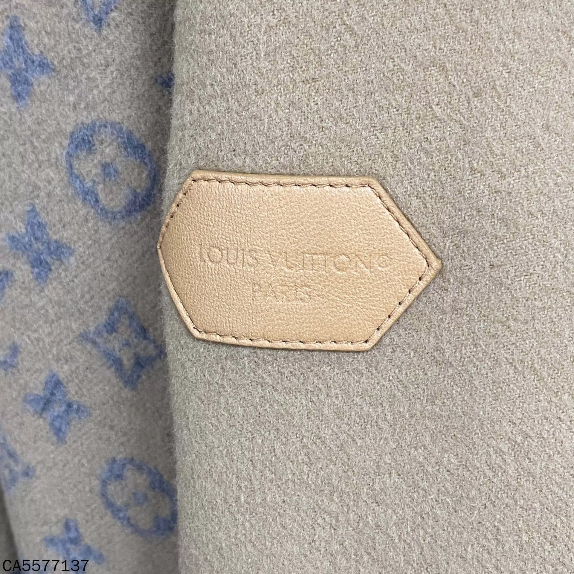 Louis Vuitton LV Monogram Khaki All-Over Print Kimono Coat Size ONE SIZE - 5 Thumbnail