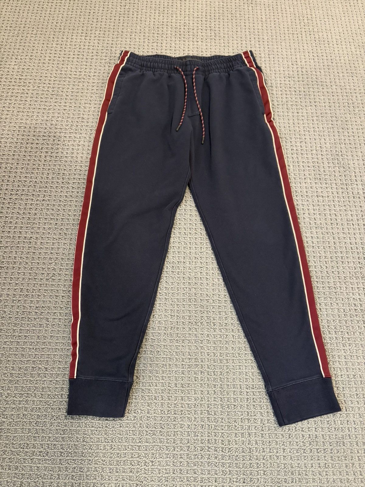 Abercrombie & Fitch A & F navy blue / burgundy stripe joggers size M excellent Size US 32 / EU 48 - 1 Thumbnail
