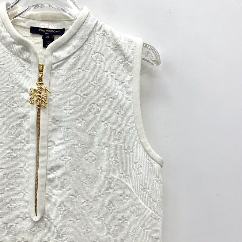 Louis Vuitton Louis Vuitton 25 white logo jacquard full-print cotton hal Size XXS / US 00 / IT 34 - 3 Thumbnail