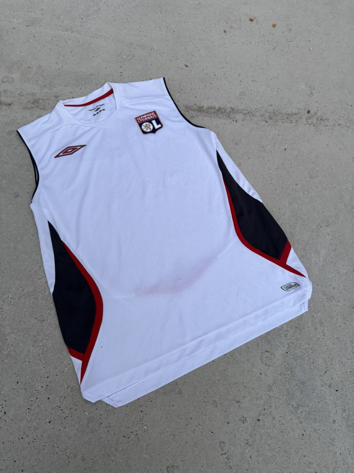 Umbro RARE UMBRO OLIMPIQUE LYONNAIS JERSEY BIG LOGO Size US M / EU 48-50 / 2 - 3 Thumbnail