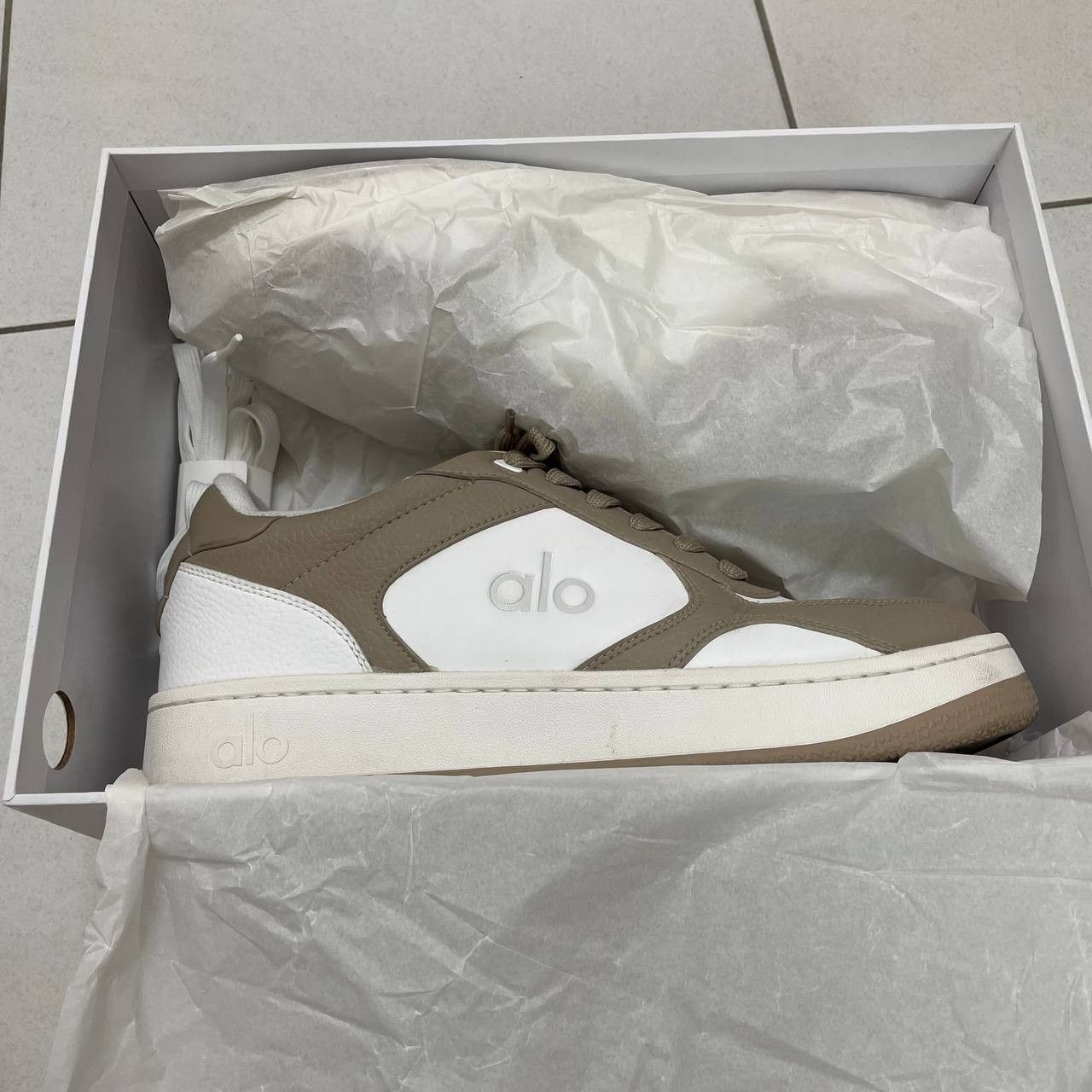 Alo [11US] ALO YOGA SNEAKERS RECOVERY MODE GRAVEL WHITE Size US 11 / EU 44 - 5 Thumbnail