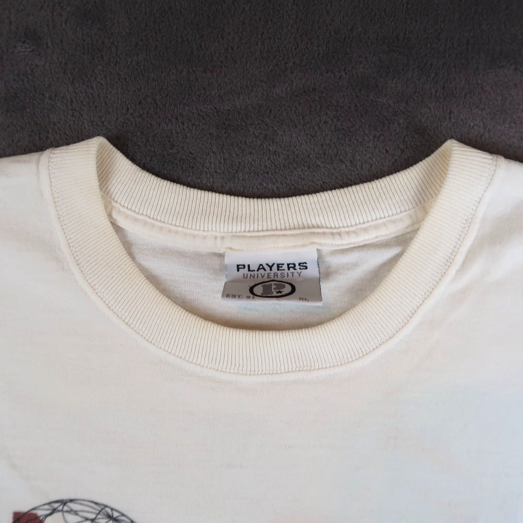 Vintage VINTAGE Player University T-Shirt 2001 Graphic Print White Size XL Mens Size US XL / EU 56 / 4 - 5 Thumbnail