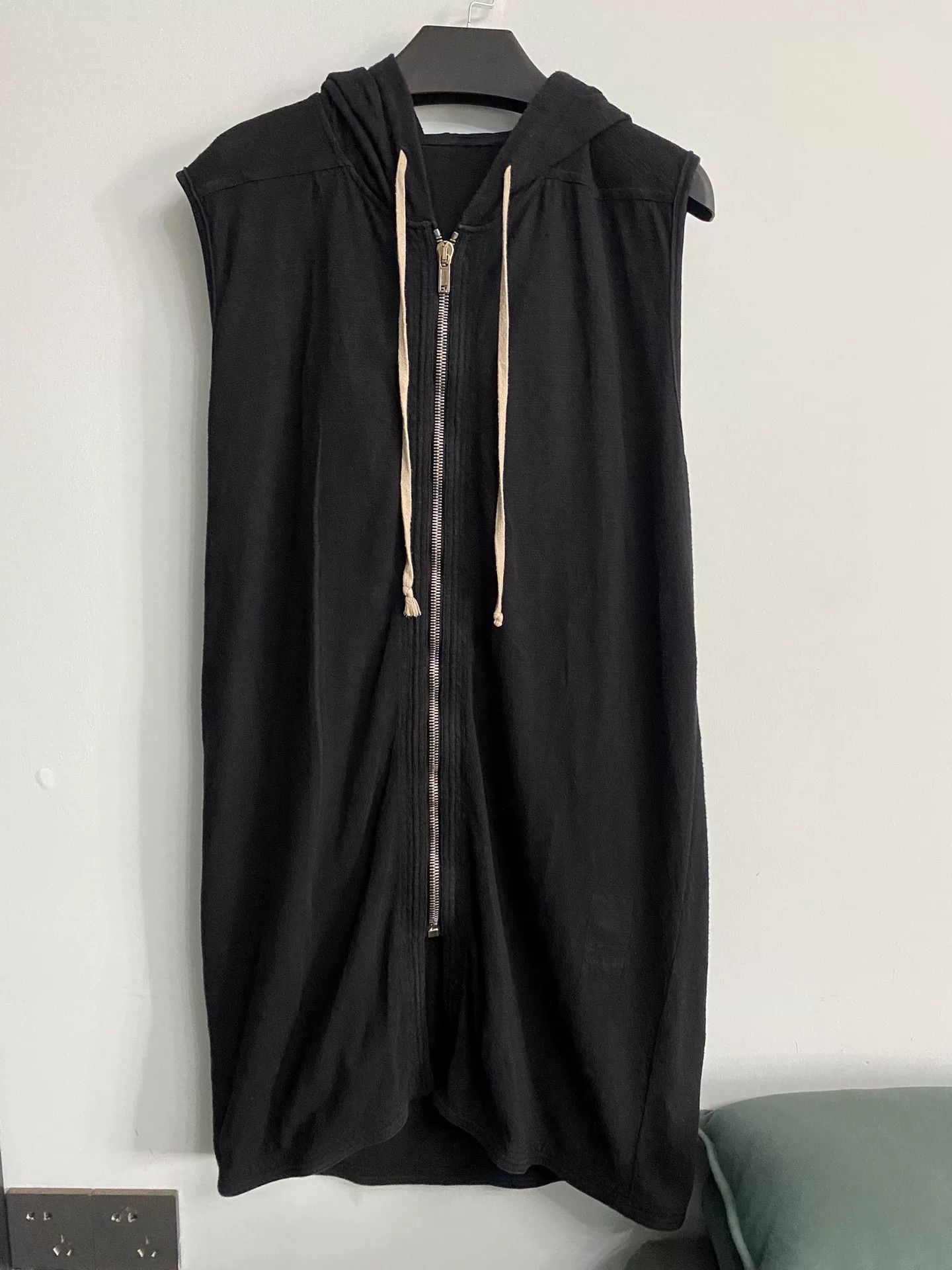 Rick Owens Rick Owens Long Black Sleeveless Coat Size US M / EU 48-50 / 2 - 1 Thumbnail
