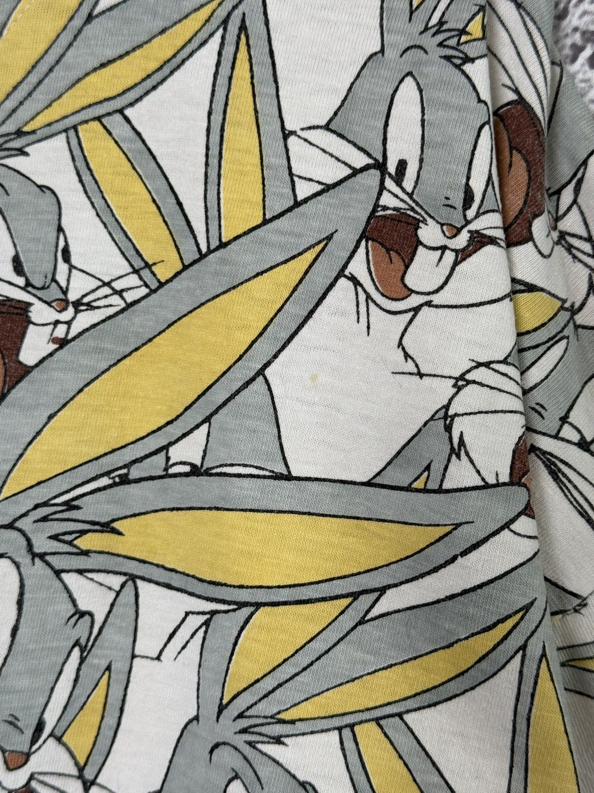Warner Bros Vintage Bugs Bunny All Over Print T-Shirt Looney Tunes Tee Size US XL / EU 56 / 4 - 7 Thumbnail