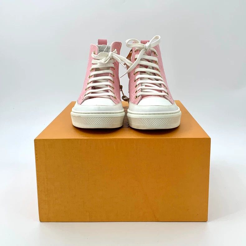 Louis Vuitton Louis Vuitton Pink logo lace up high-top canvas shoes Size US 6 / IT 36 - 8 Thumbnail