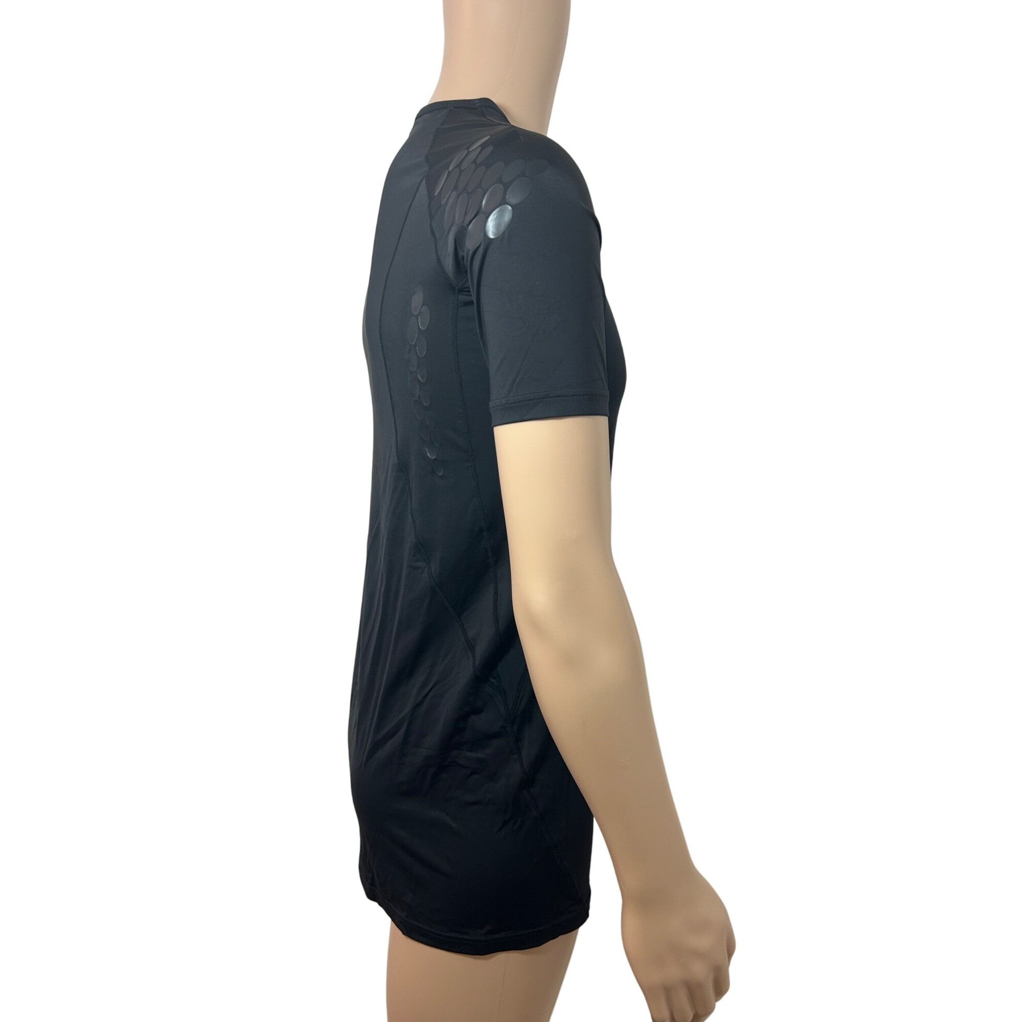 Uniqlo Uniqlo Men’s Black Compression T-Shirt Short Sleeve L Nylon Size US L / EU 52-54 / 3 - 13 Thumbnail