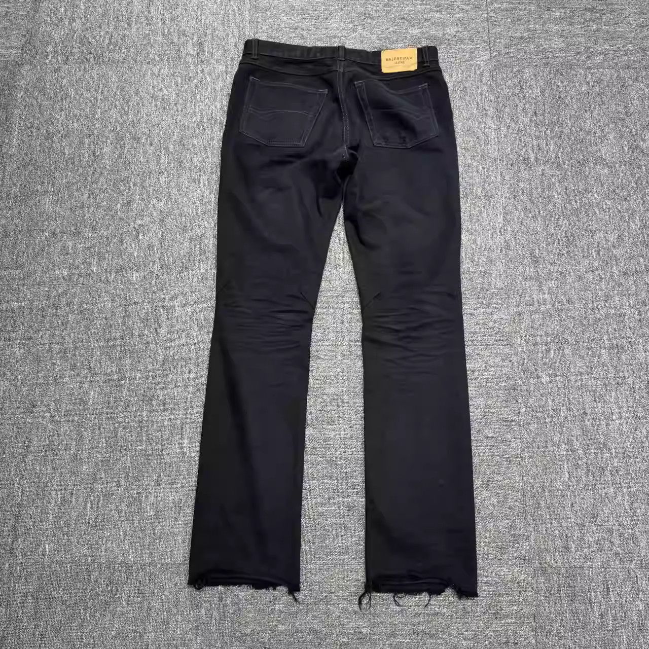 Balenciaga Balenciaga Solid Color Leg Jeans Size US 31 - 4 Thumbnail