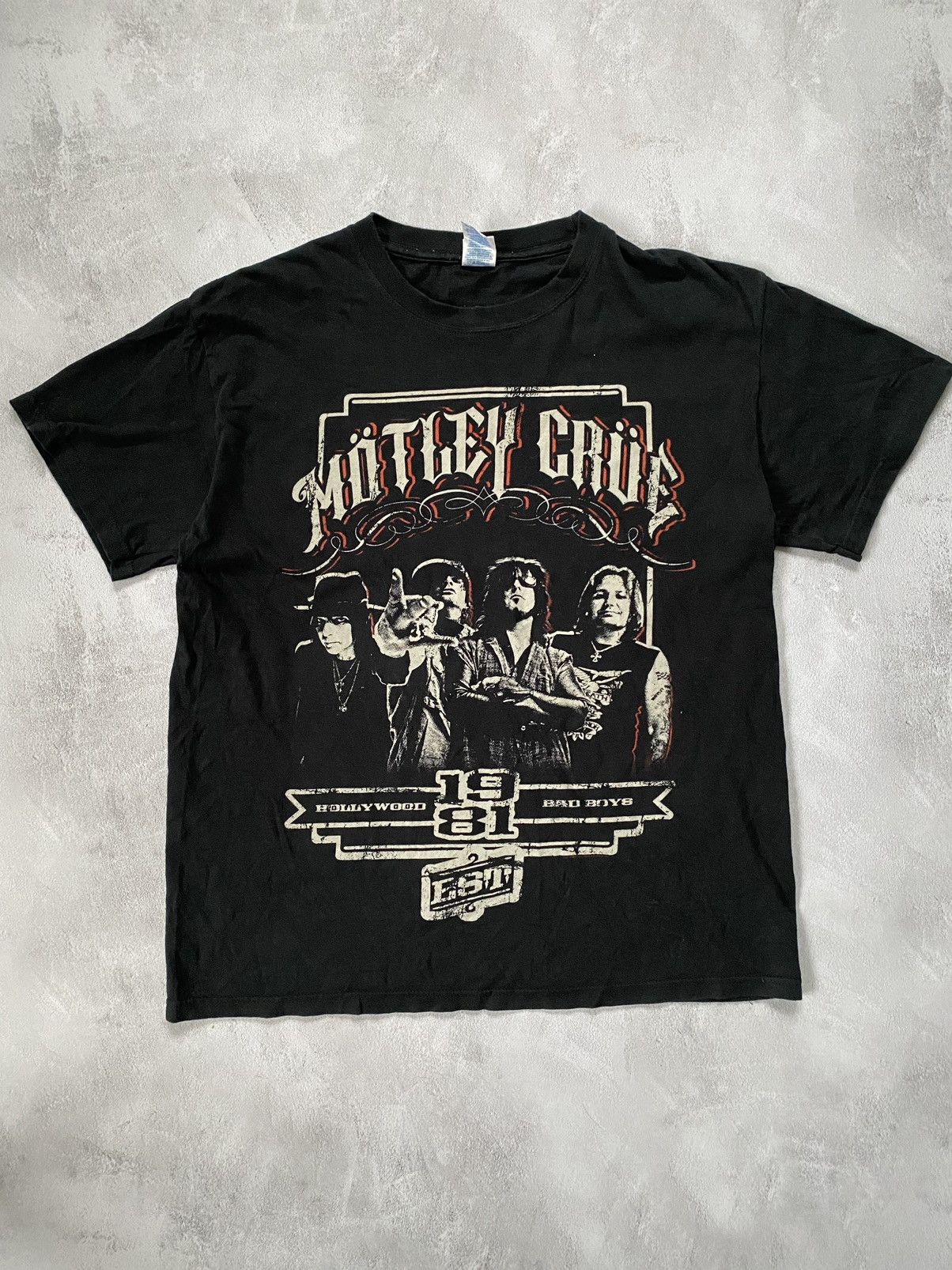 Band Tees Vintage T-Shirt Motley Cure Hollywood Tour 2011 Band Tee Size US L / EU 52-54 / 3 - 1 Thumbnail
