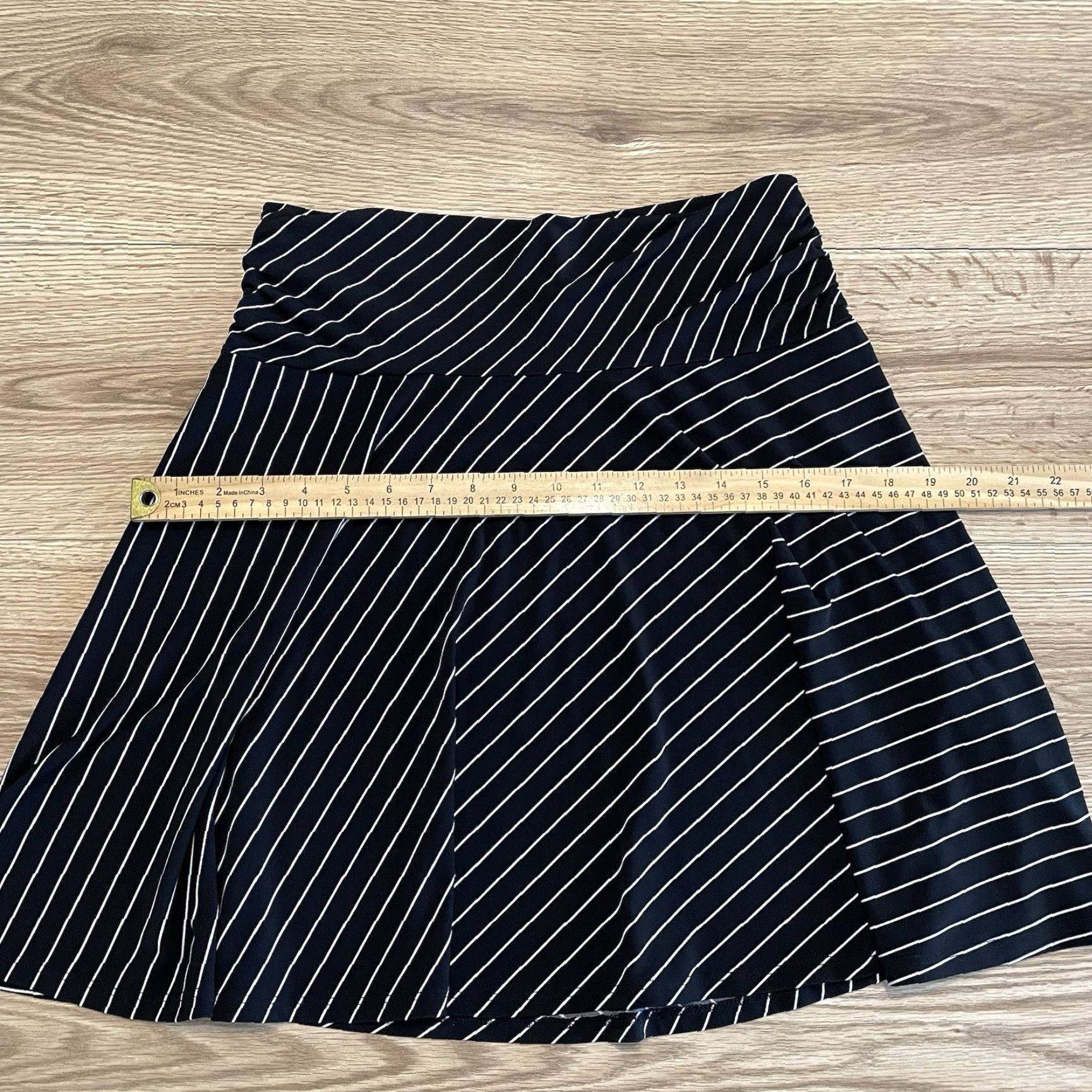 Vintage Maurices Skirt Women A-Line Short Black Striped Stretch Waistband Medium M Polyester Spandex Size 32" / US 10 / IT 46 - 6 Thumbnail