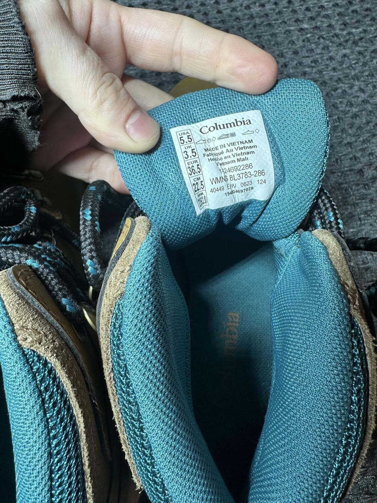 Columbia Columbia Hiking Boots Tan and Blue Size 7 Size ONE SIZE - 5 Thumbnail