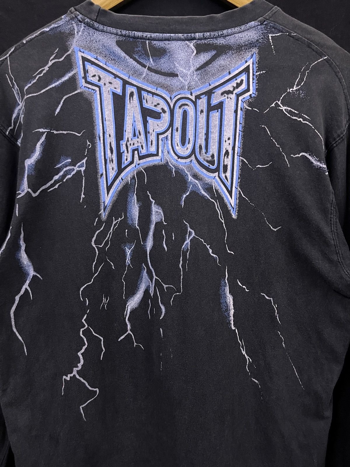 Tapout RARE‼️ TAPOUT LIGHTNING LONSLEEVE TSHIRT Y2K STYLE Size US L / EU 52-54 / 3 - 5 Thumbnail