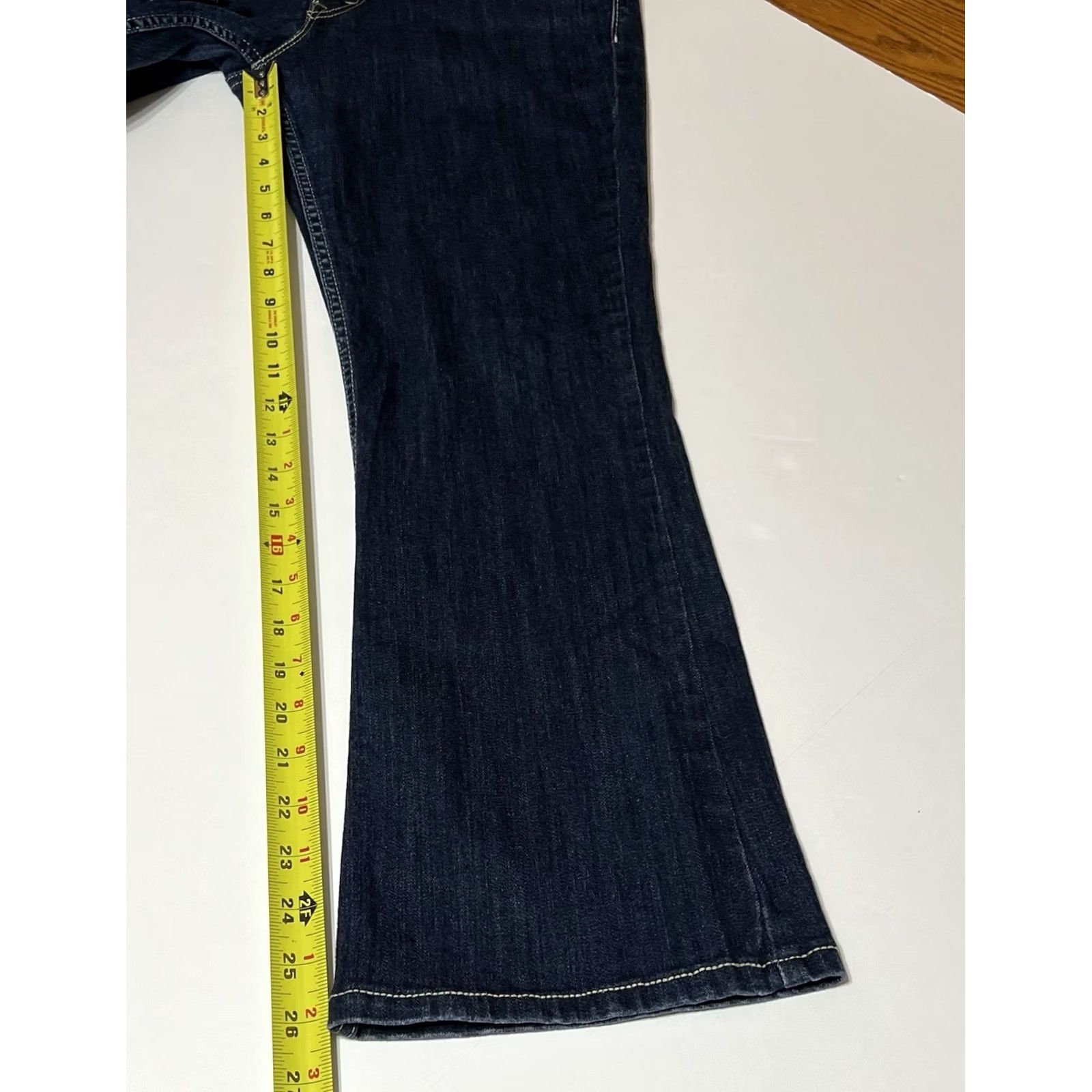 Levi's Levi's Womens 518 Bootcut Jeans Jeans 11M 33x26 Blue Distinctive Logo Pockets Denim Light Stretch Regular Rise Low Rise N/A Size 32" / US 10 / IT 46 - 5 Thumbnail