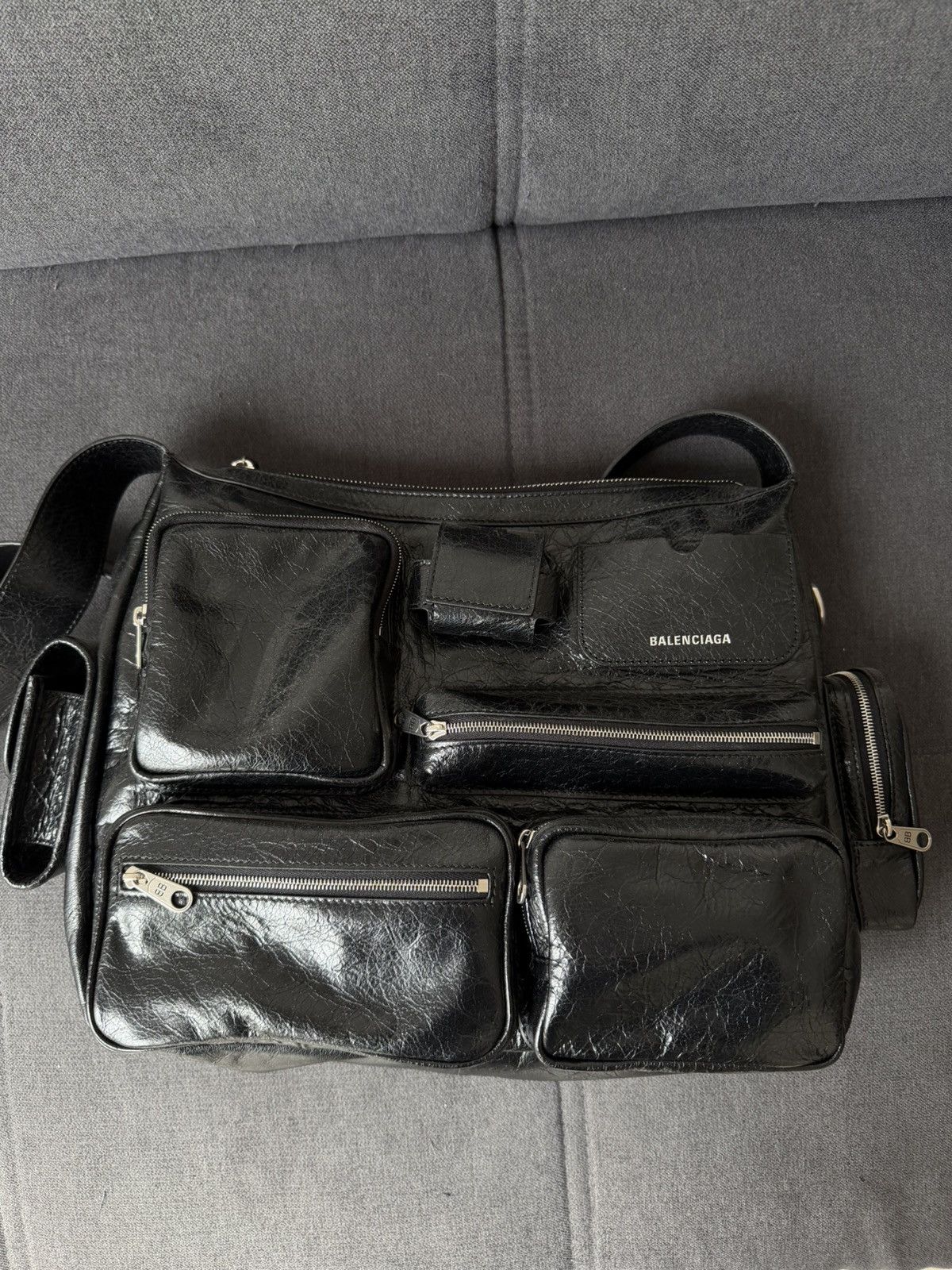 Balenciaga super busy messenger