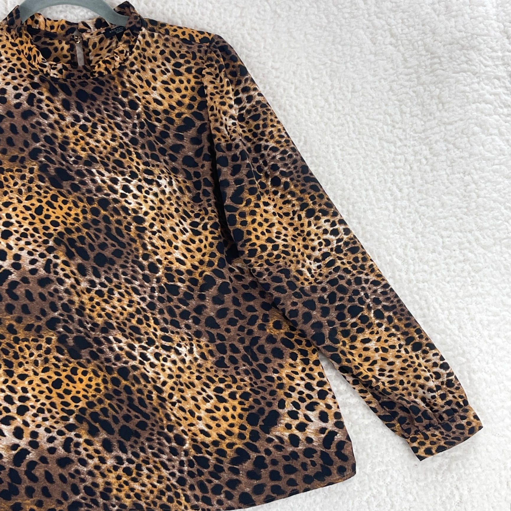 Ann Taylor Ann Taylor Factory Shirt Womens MP Brown Animal Print Long Sleeve High Neck Blouse Size M / US 6-8 / IT 42-44 - 4 Thumbnail