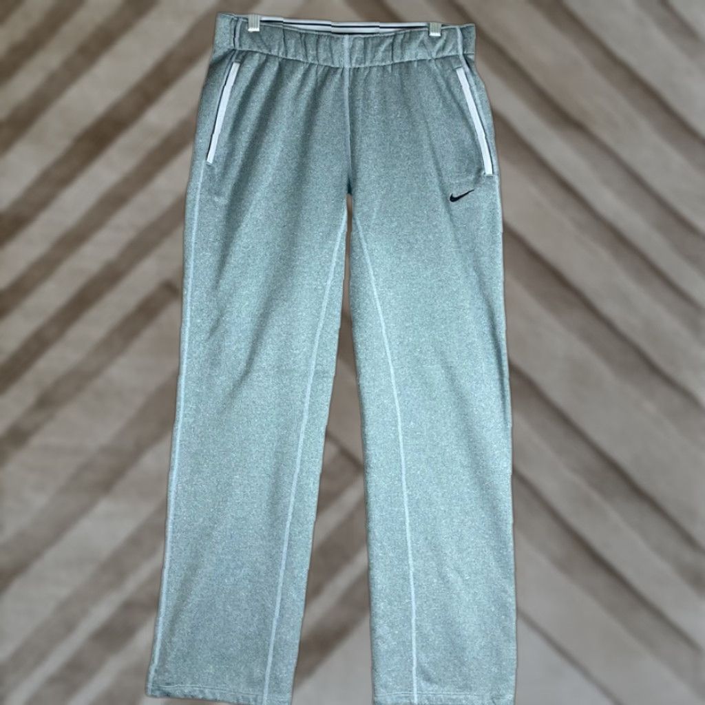Nike Nike Womens Sweatpants Gray Therma Fit Pull On Drawstring Wide Leg Small Sweatpants Pants S Regular Womens Size 28" / US 6 / IT 42 - 1 Thumbnail