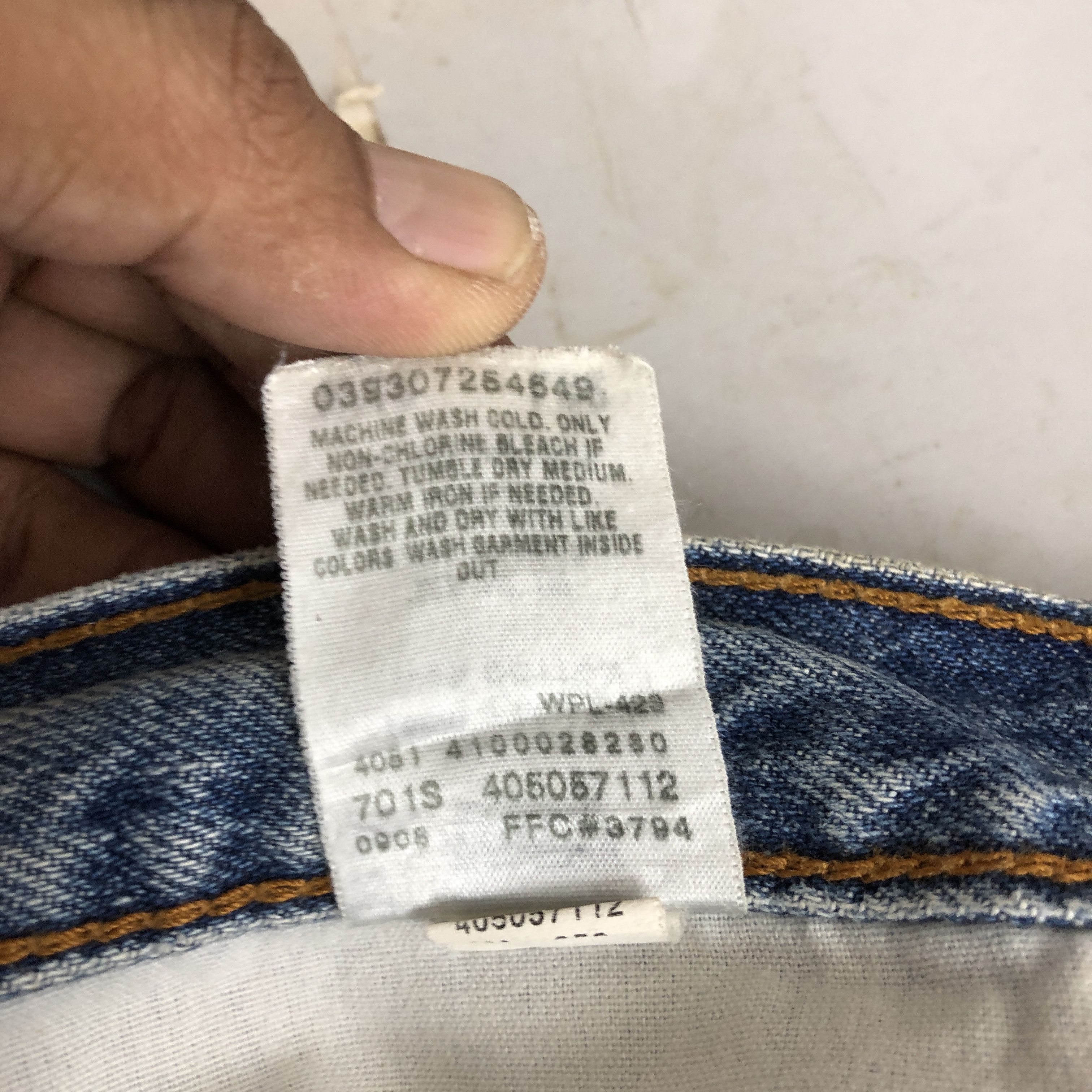 Levi's Vintage Ripped Levi's 505 Jeans Levis Faded Light Wash Denim Size US 40 / EU 56 - 14 Thumbnail