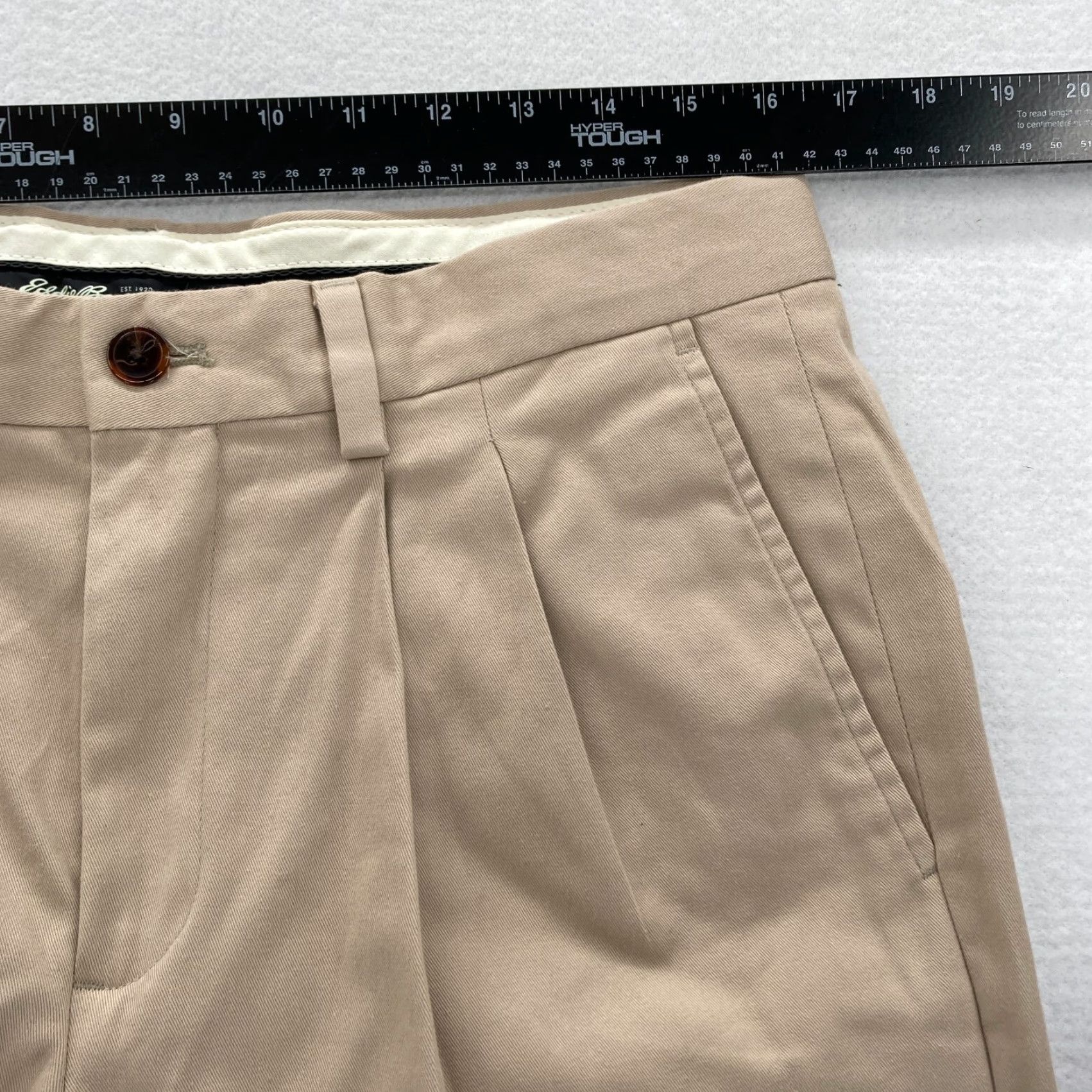 Eddie Bauer Eddie Bauer Pants Mens 32x30 Beige Relaxed Fit Straight Leg Pleated Wrinkle Free Size US 32 / EU 48 - 7 Thumbnail