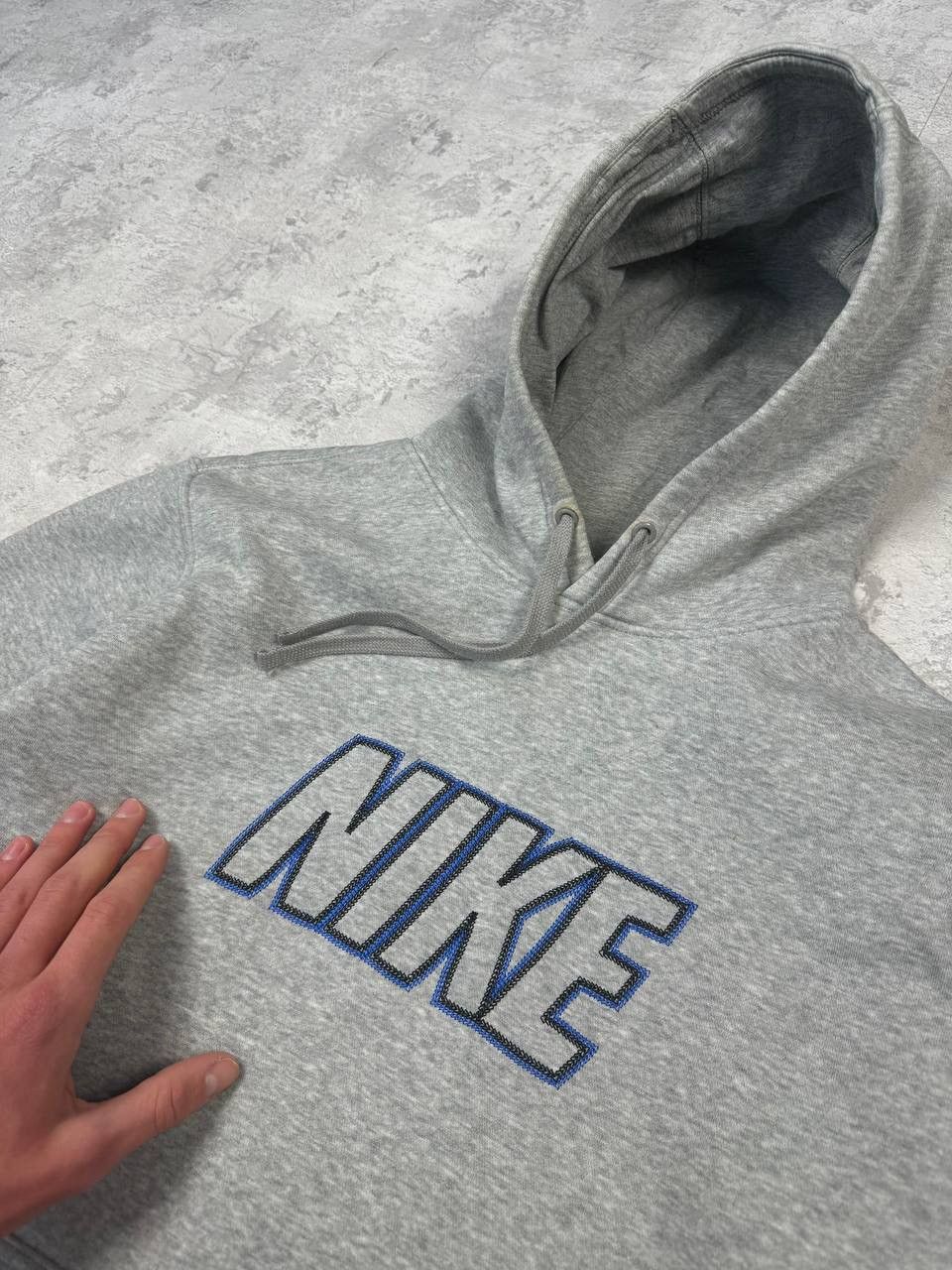 Nike Vintage Nike Gray Hoodie Embroidered Logo Size L Size US L / EU 52-54 / 3 - 6 Thumbnail