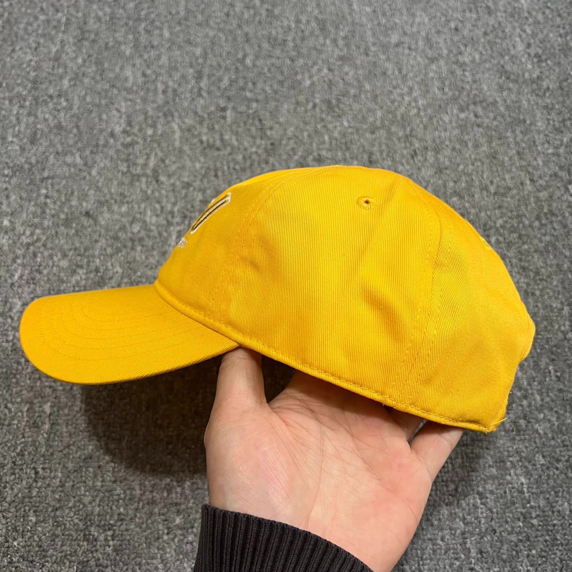 Cross Colours Cross Colours embroidered curved brim baseball cap Q7 Size ONE SIZE - 5 Thumbnail