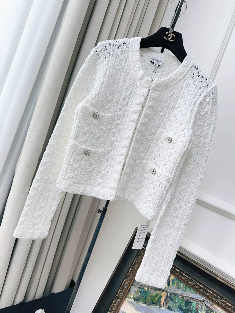 Chanel Chanel 24p white three-dimensional camellia long-sleeved k Size XXS / US 00 / IT 34 - 1 Thumbnail