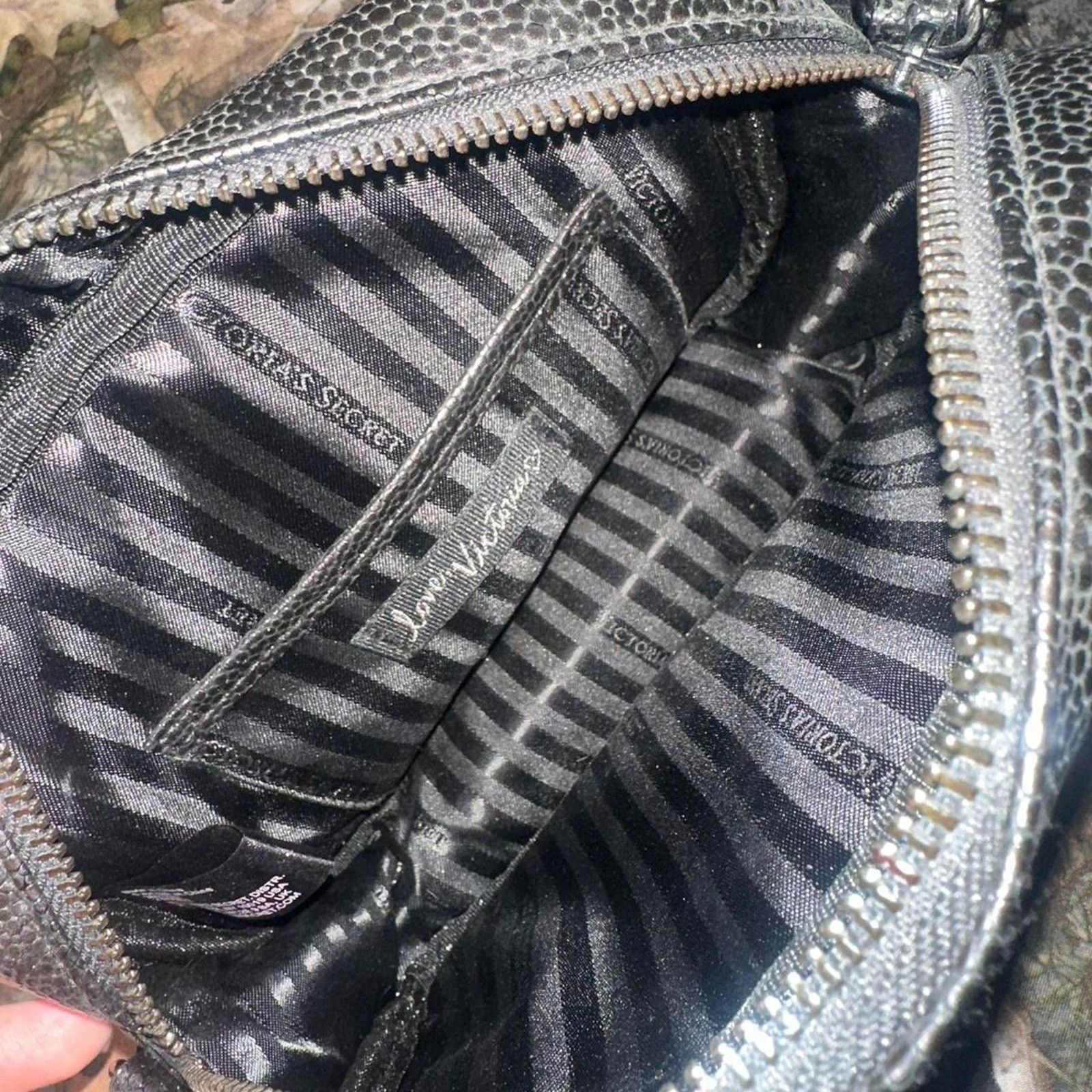 Victoria's Secret Victorias secret black sequin crossbody Size ONE SIZE - 4 Thumbnail