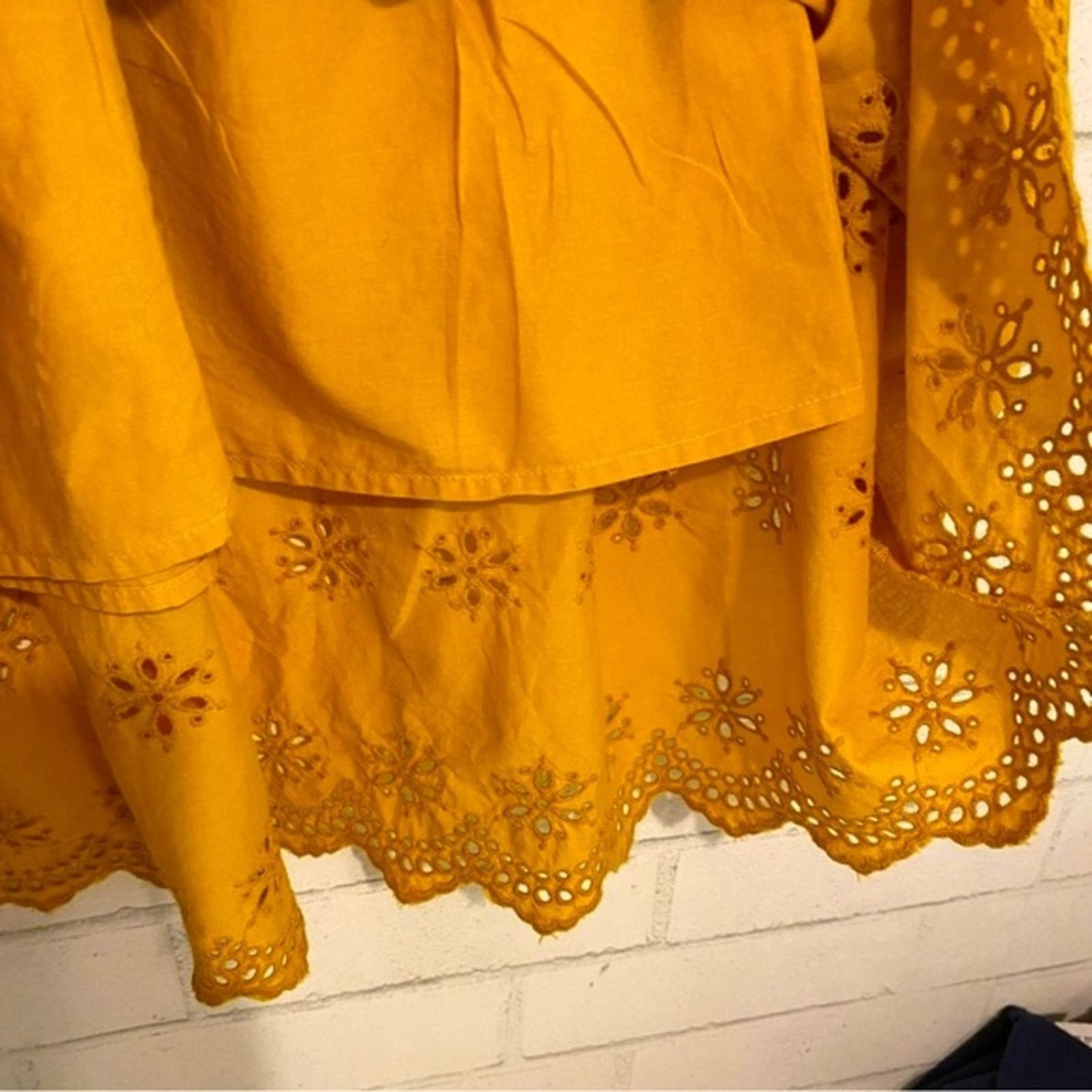 Madewell Madewell $150 2023 Scalloped Eyelet Midi Dress sz 0 Sold Out Size XS / US 0-2 / IT 36-38 - 16 Thumbnail