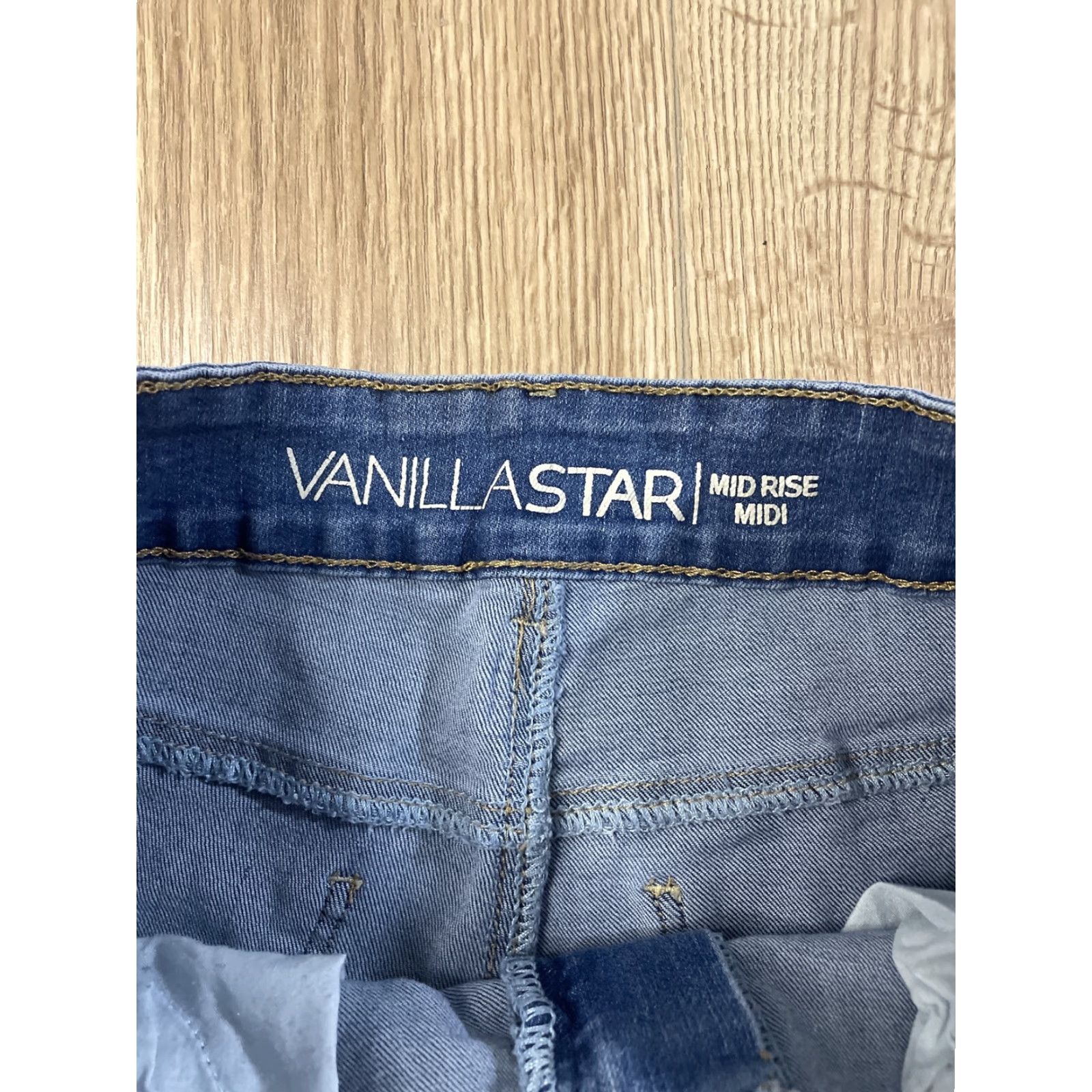 Vintage VINTAGE Vanilla Star Women’s Denim Shorts Size 7 Blue Distressed Cut-Off Stretch Regular Mid-Rise 5-Pocket Size 28" / US 6 / IT 42 - 3 Thumbnail