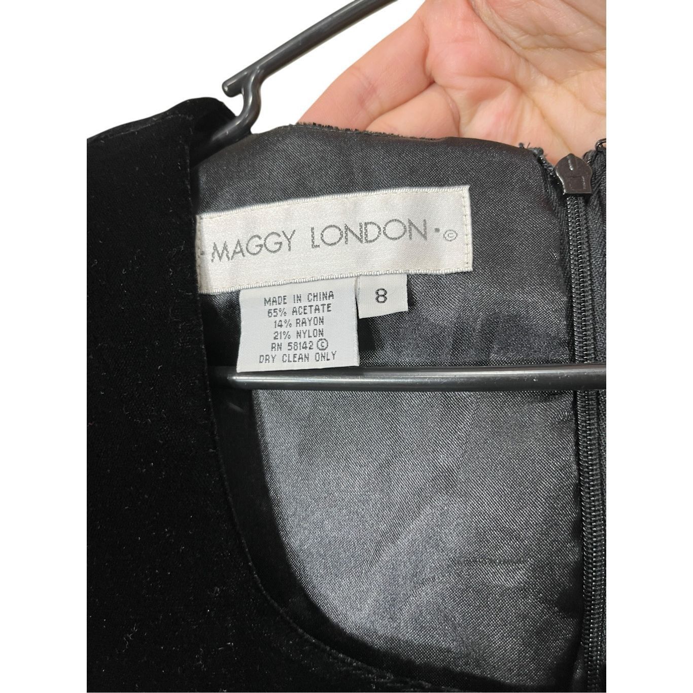 Other Vintage Maggy London Black Velvet Knee Length Dress Size 8 Size M / US 6-8 / IT 42-44 - 4 Thumbnail