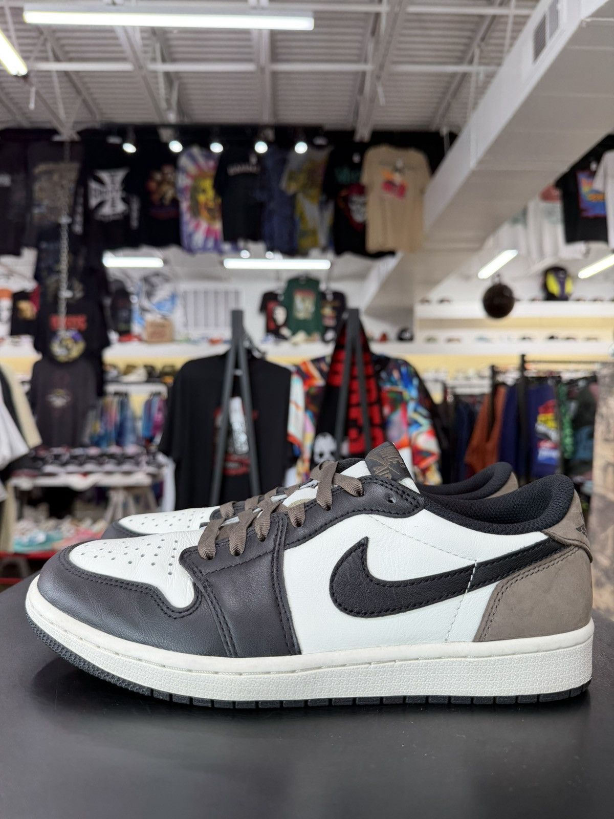 Jordan Brand Jordan 1 Low Mocha Size 8.5 (2024) Size US 8.5 / EU 41-42 - 7 Thumbnail