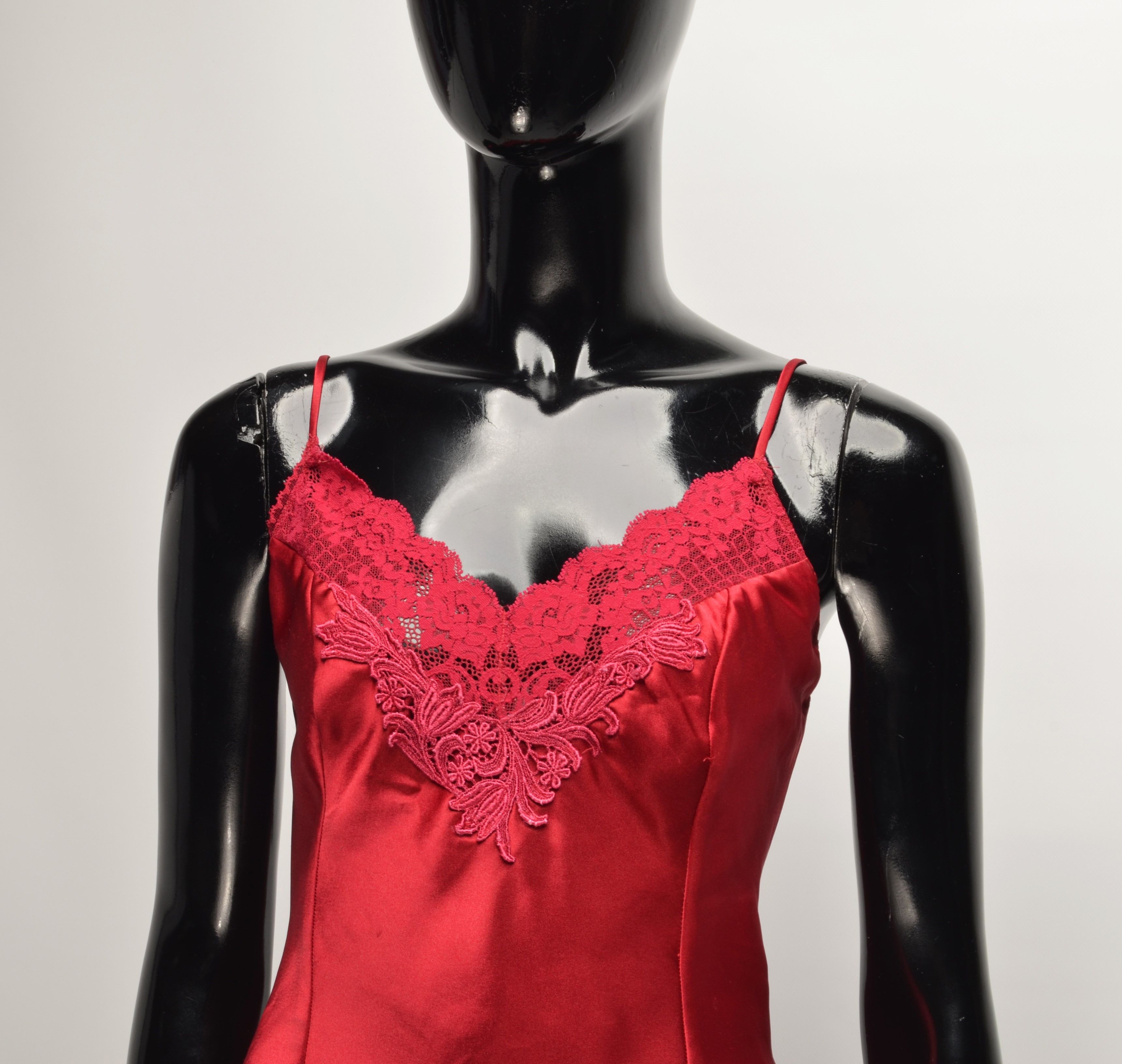 Victoria's Secret Victoria's Secret Vintage Stunning Cami Lace Top Size S / US 4 / IT 40 - 2 Thumbnail