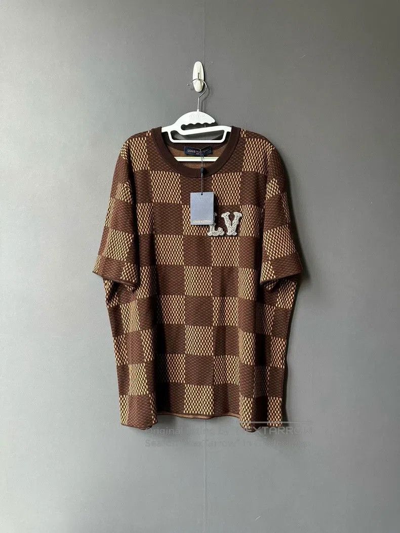 Louis Vuitton Louis Vuitton size 4l Checkerboard rhinestone short sleeve Size US M / EU 48-50 / 2 - 1 Thumbnail