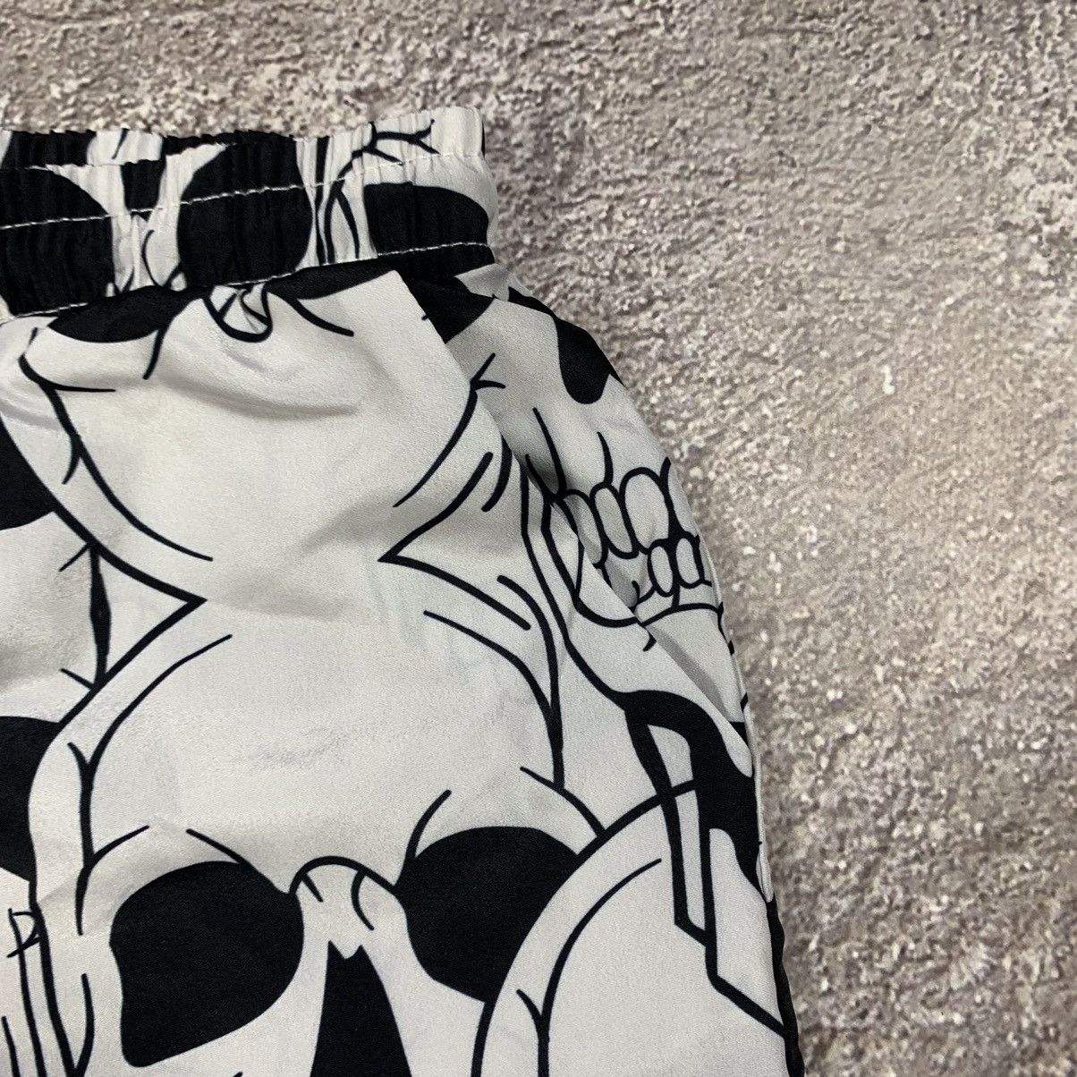 Vintage Vintage Y2K Skull All Over Print Shorts Streetwear Slim 36 Size US 36 / EU 52 - 5 Thumbnail