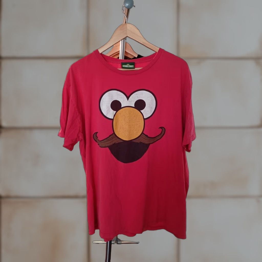 Vintage VINTAGE Sesame Street T-shirt Elmo Mustache 2XL Men Red Theme Park Mens Shirt 2XL Size US XXL / EU 58 / 5 - 1 Thumbnail