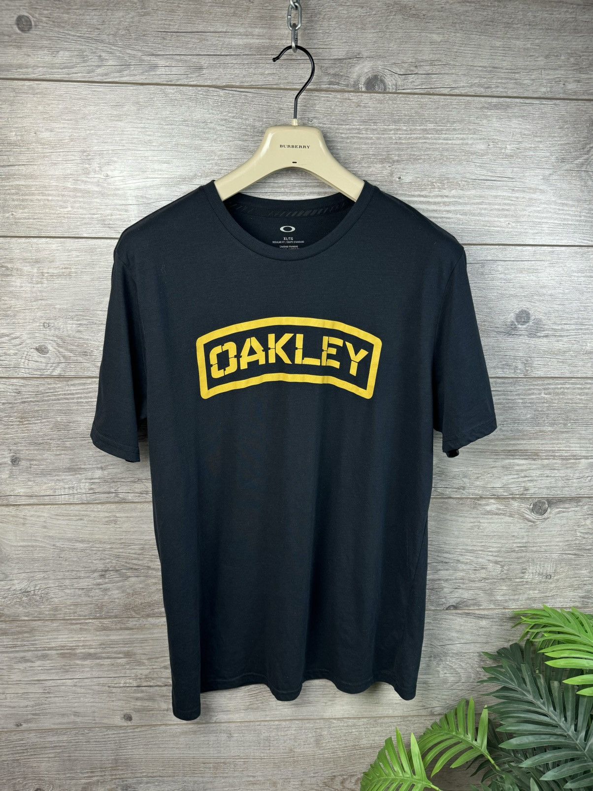Oakley Oakley tee t-shirt vintage big logo size XL Size US XL / EU 56 / 4 - 5 Thumbnail