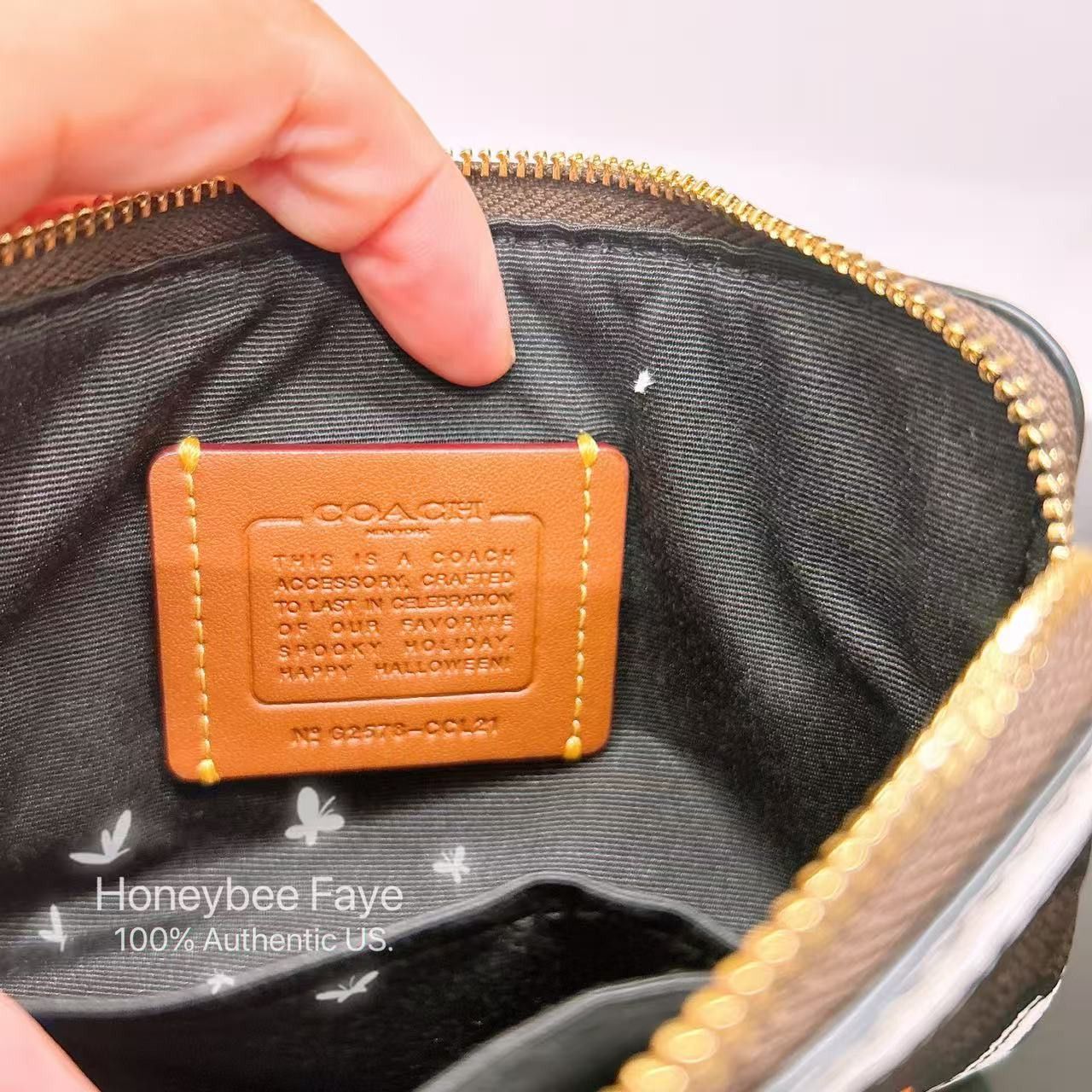 Coach Corner Zip Wristlet In Signature Canvas With Halloween CCL21 Size ONE SIZE - 6 Thumbnail